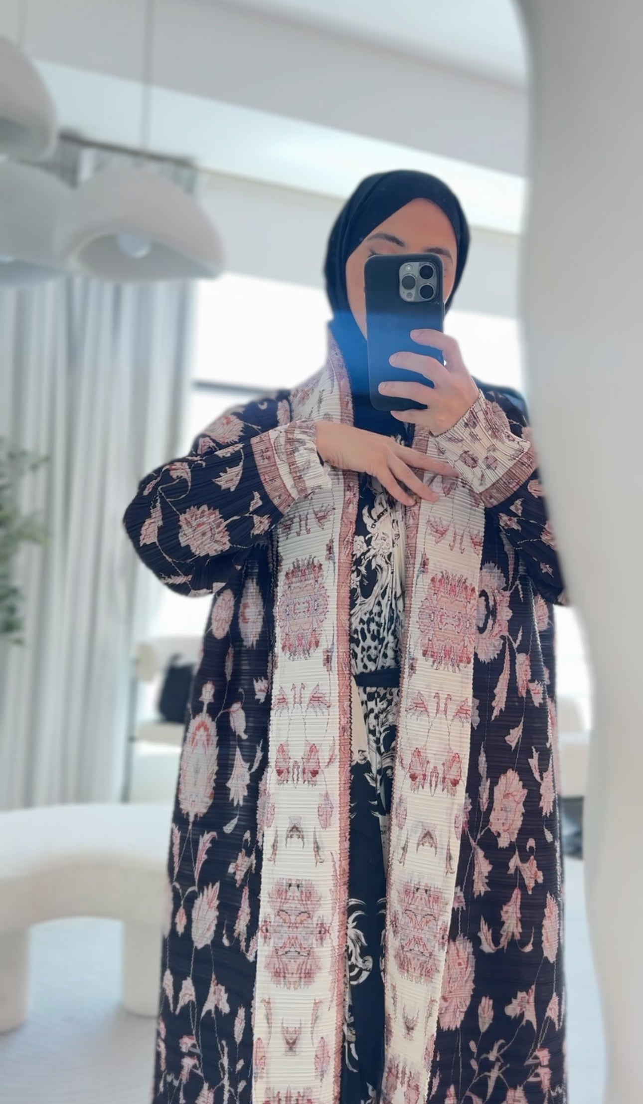 Black & Beige Bouncy Abayah