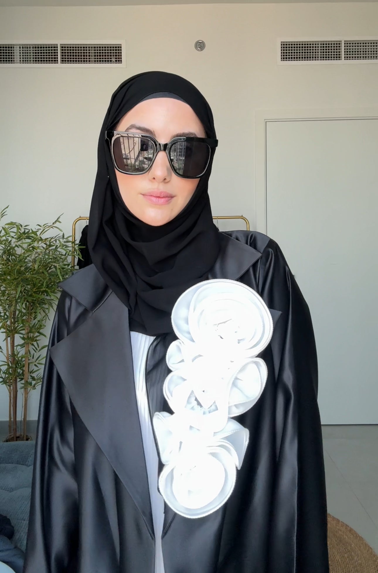 Boss babe jacket abayah with white flower. Comes with a belt and a scarf