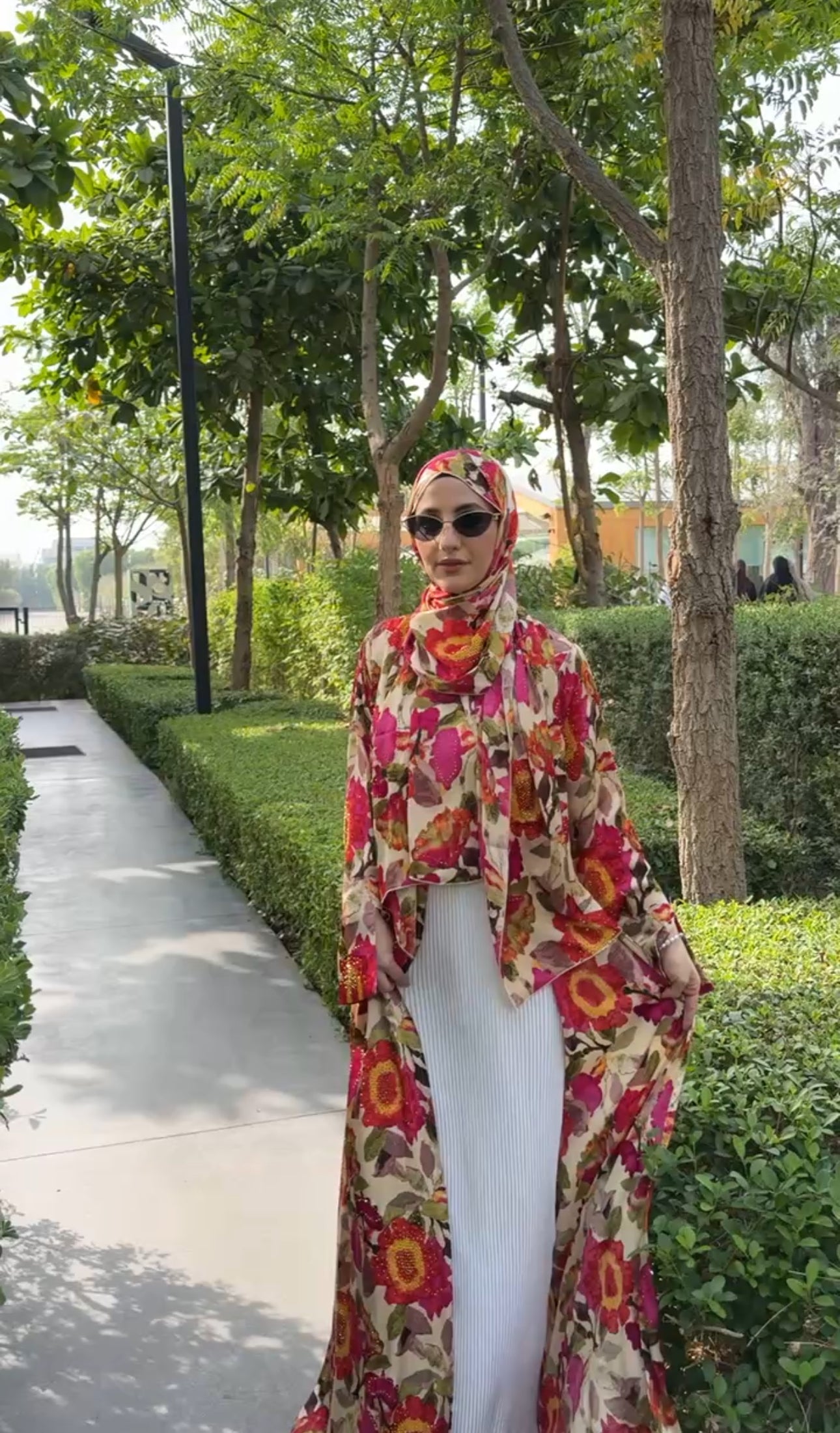 Pink 🌸 floral Abayah with matching scarf