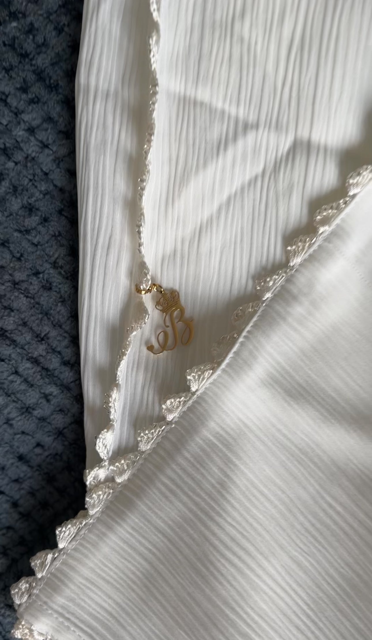 White Zoom Abayah with Embrodiery detail