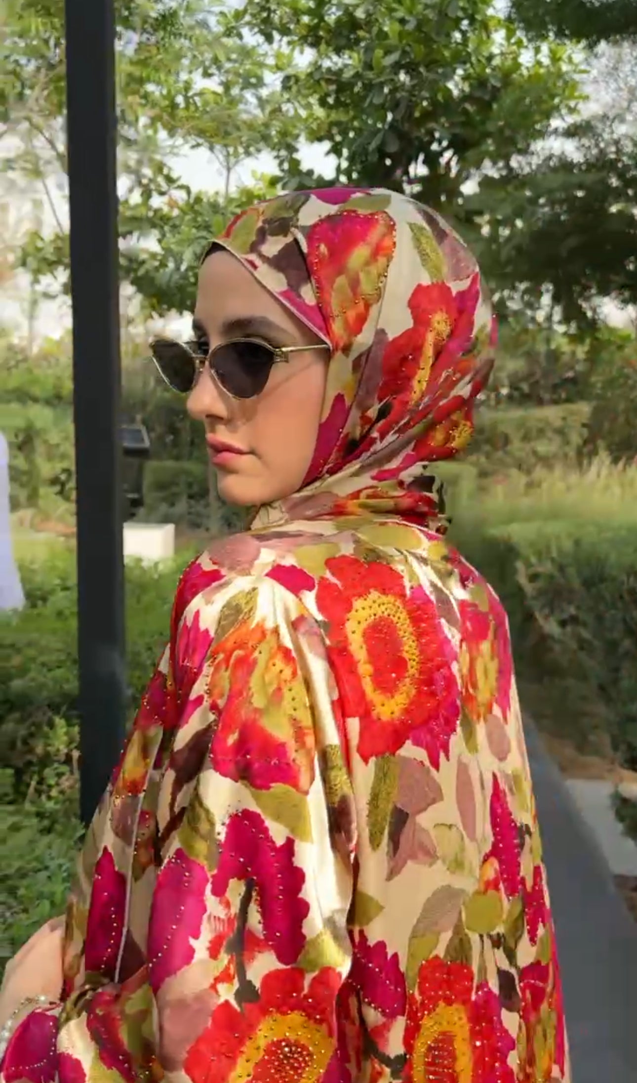 Pink 🌸 floral Abayah with matching scarf