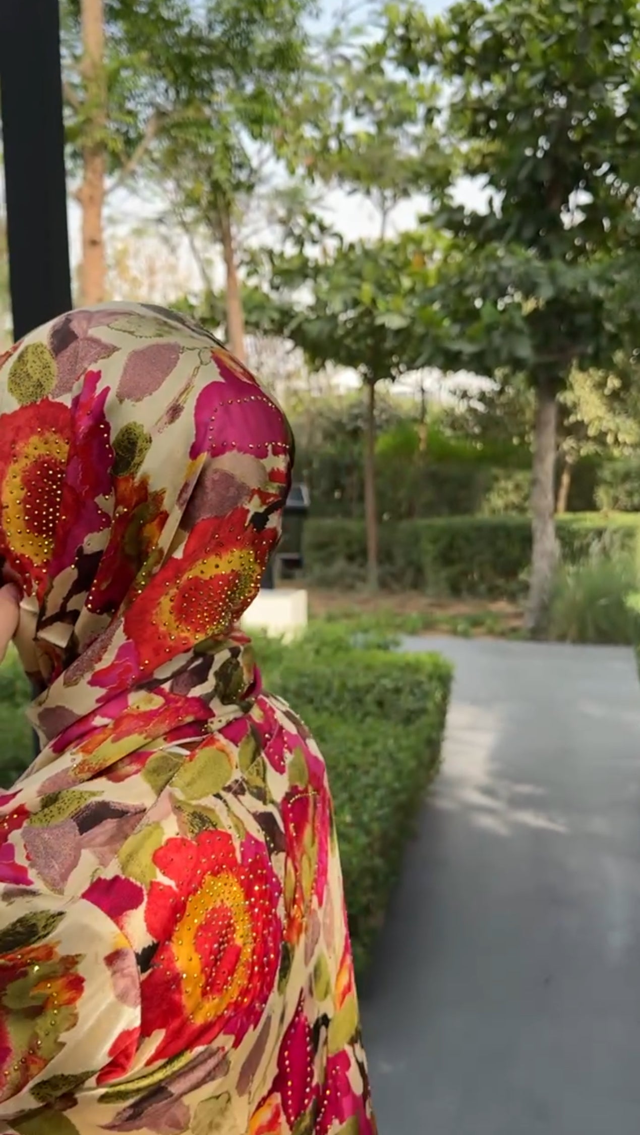 Pink 🌸 floral Abayah with matching scarf