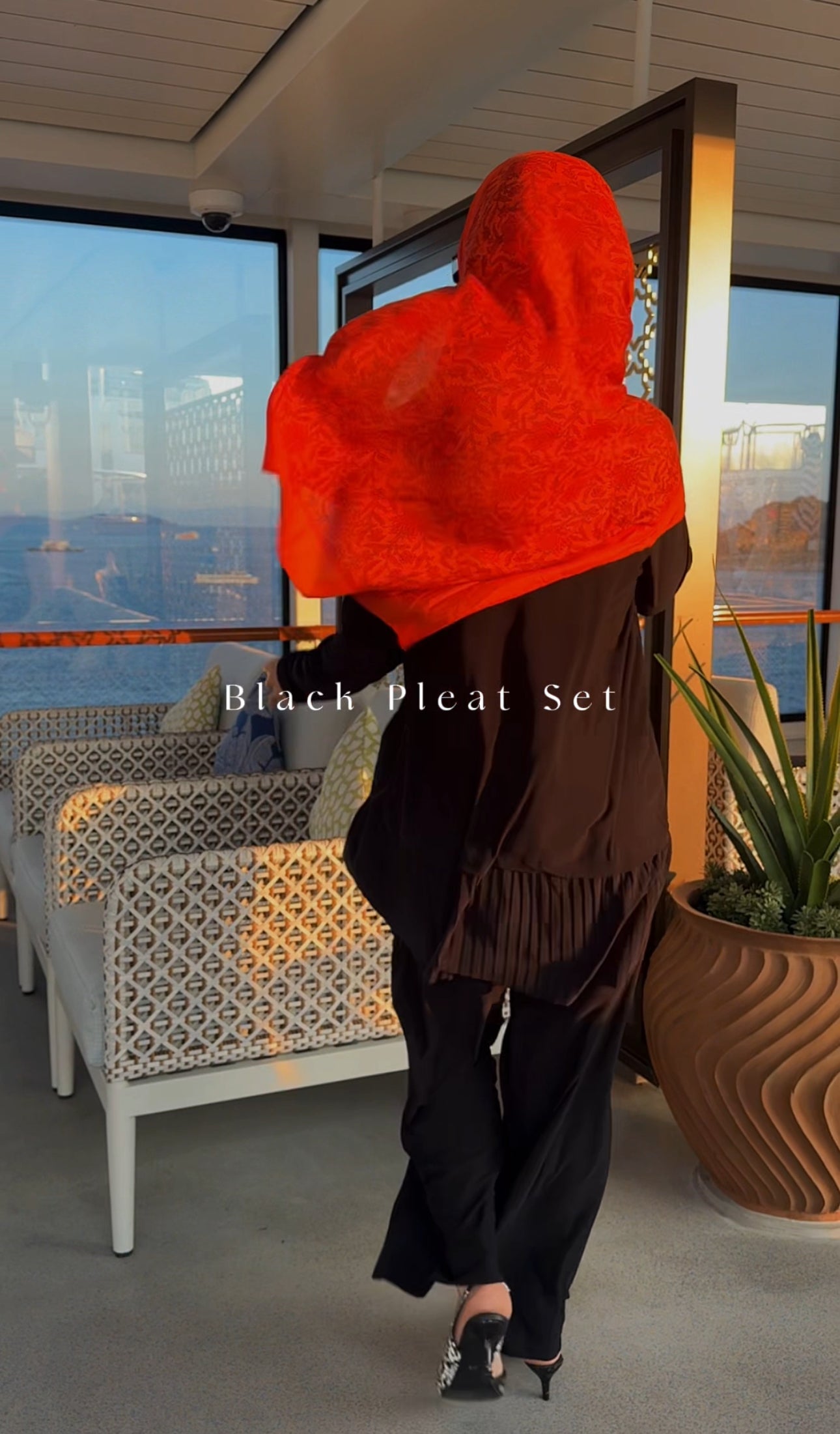 Black pleat stretch fabric set