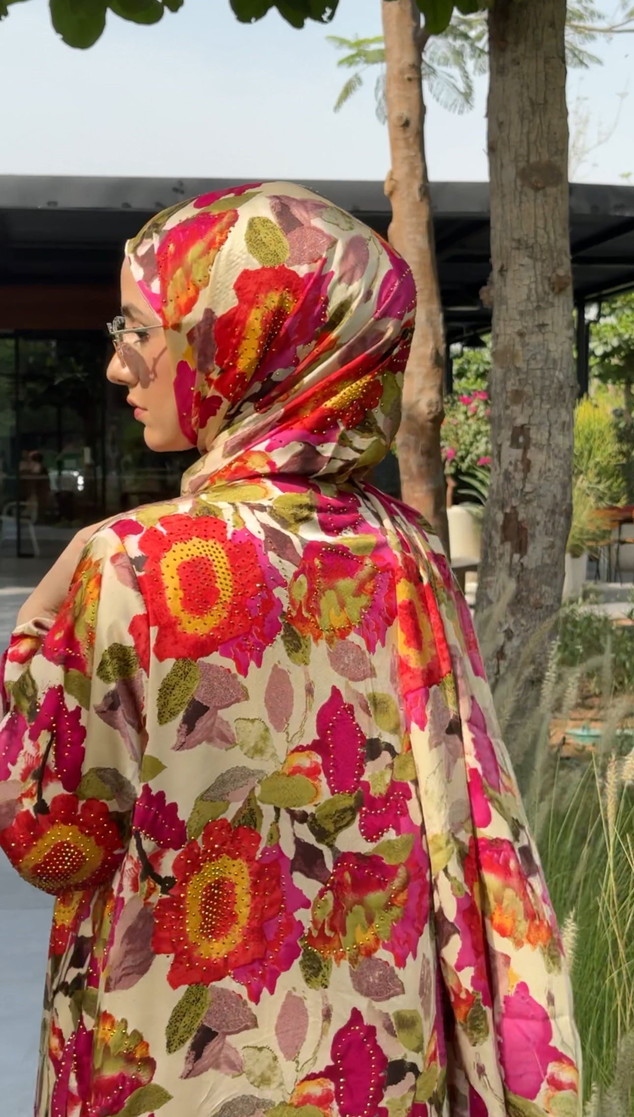 Pink 🌸 floral Abayah with matching scarf