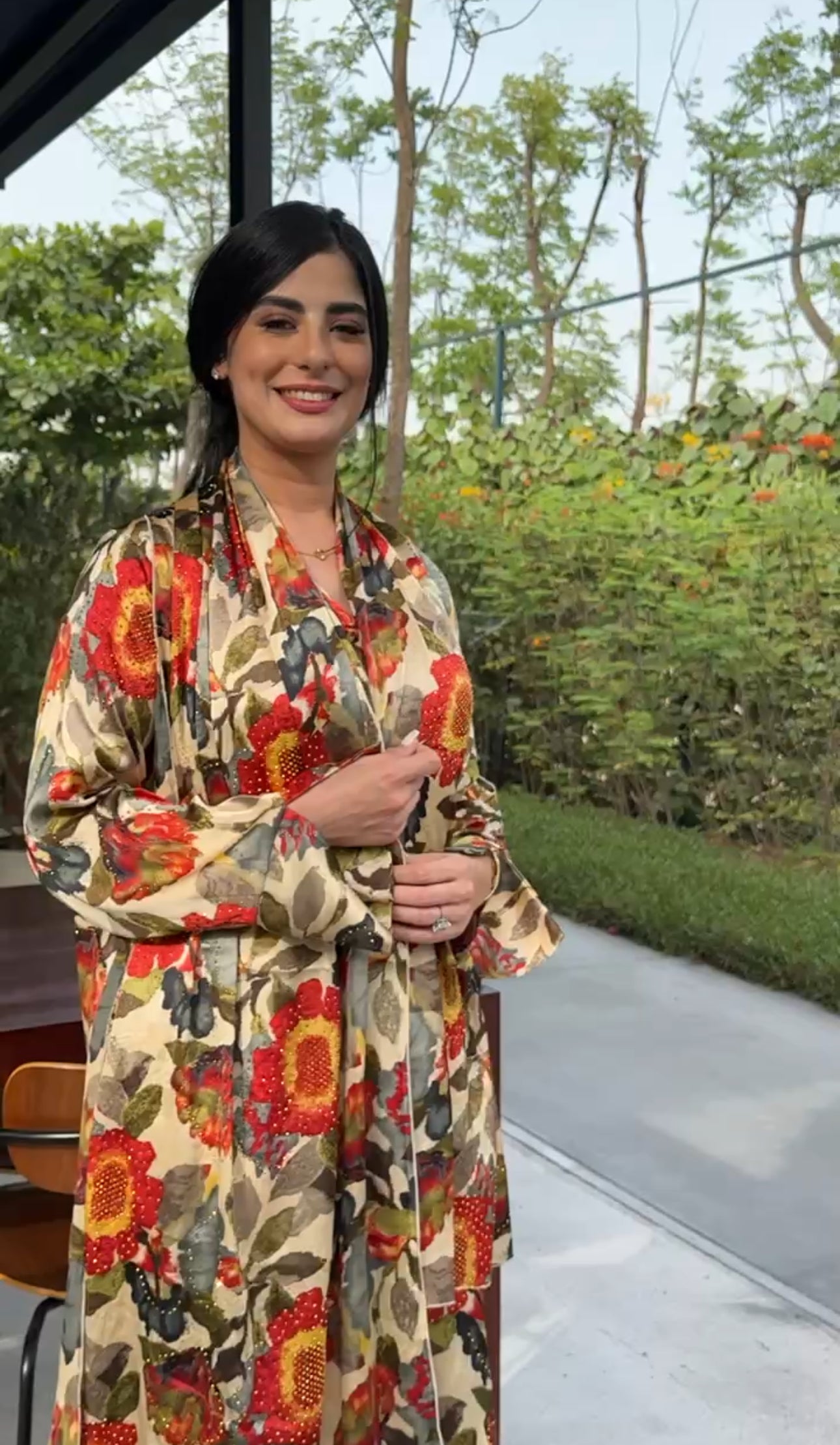 Red 🌹 floral Abayah with matching scarf