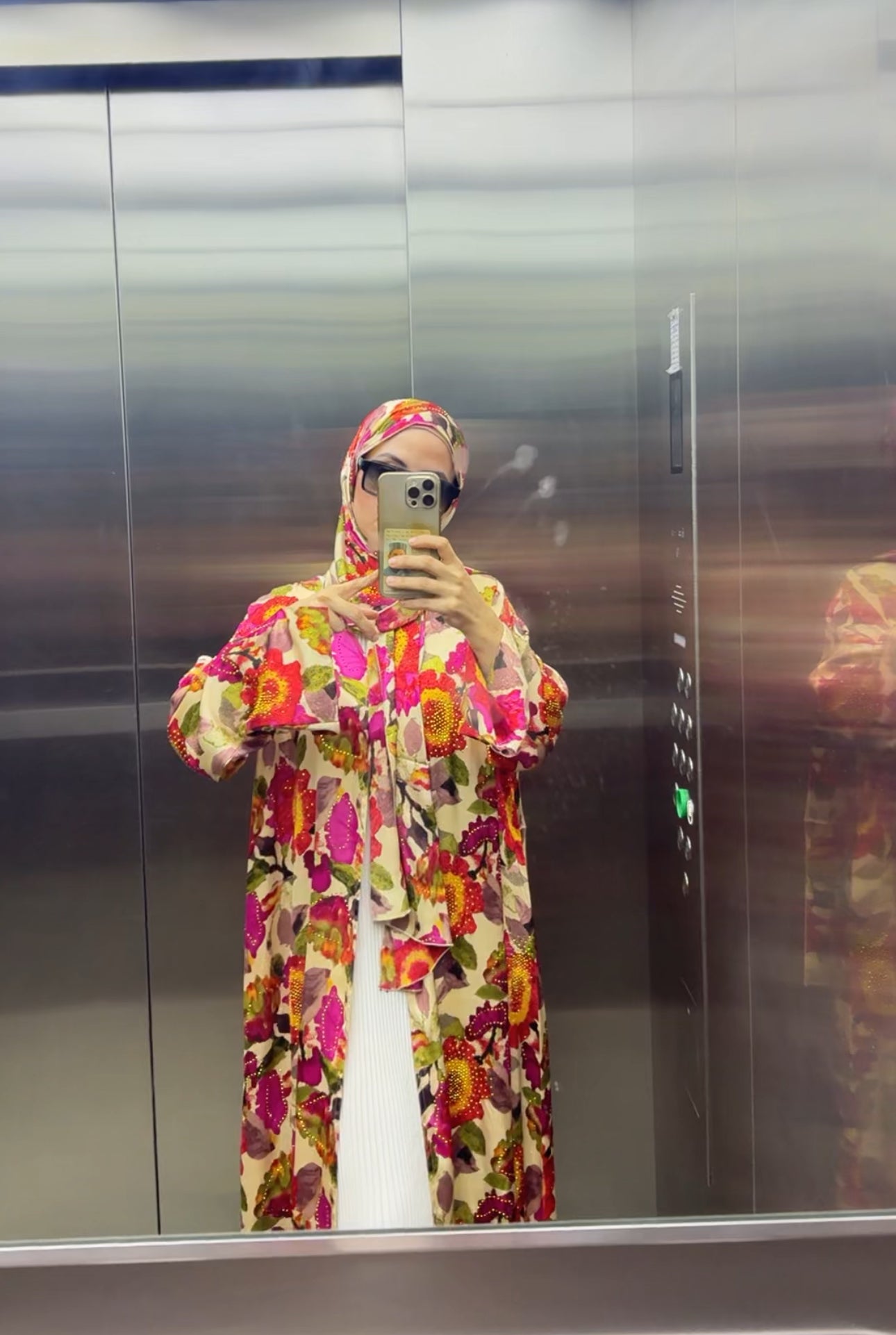 Pink 🌸 floral Abayah with matching scarf