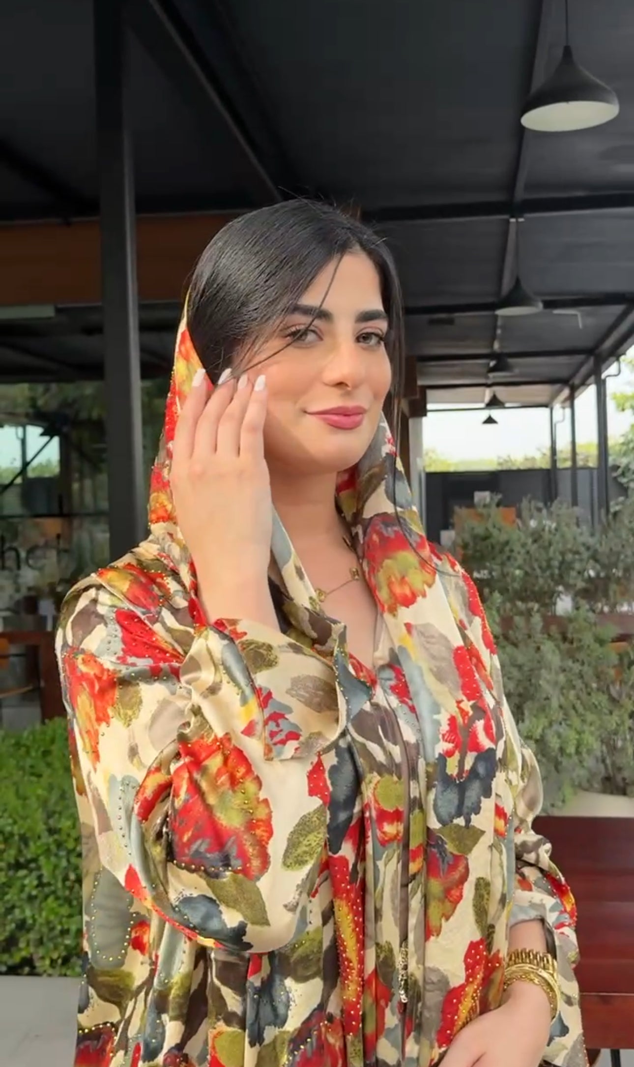 Red 🌹 floral Abayah with matching scarf