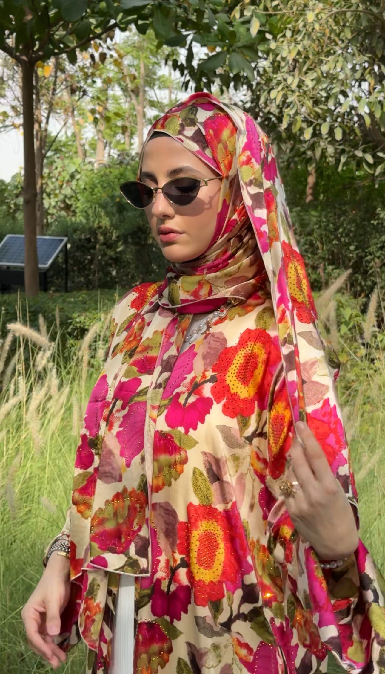 Pink 🌸 floral Abayah with matching scarf