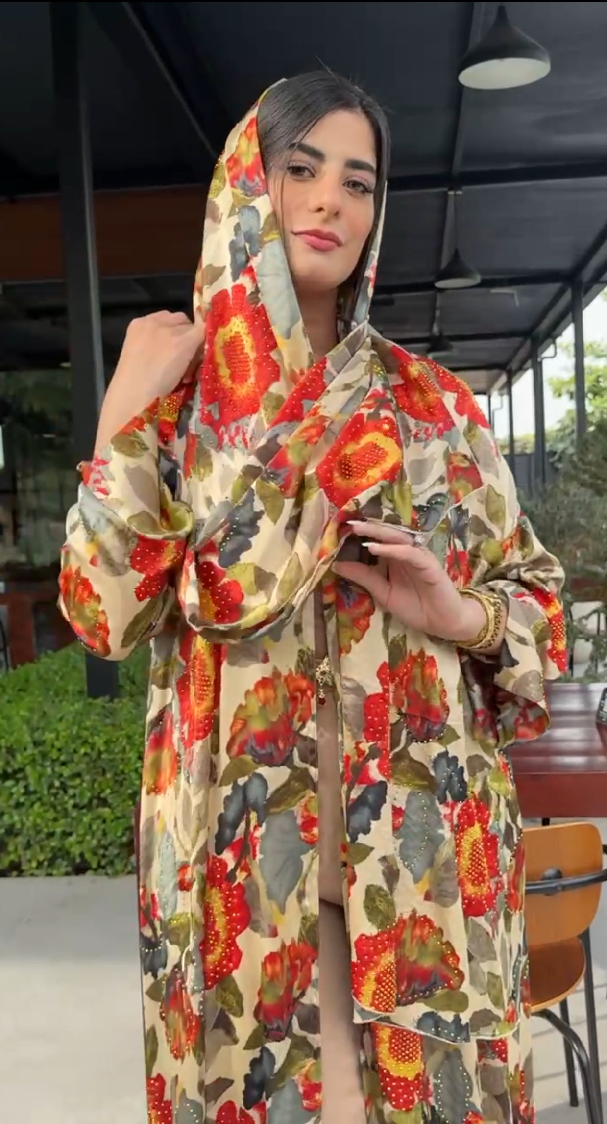 Red 🌹 floral Abayah with matching scarf