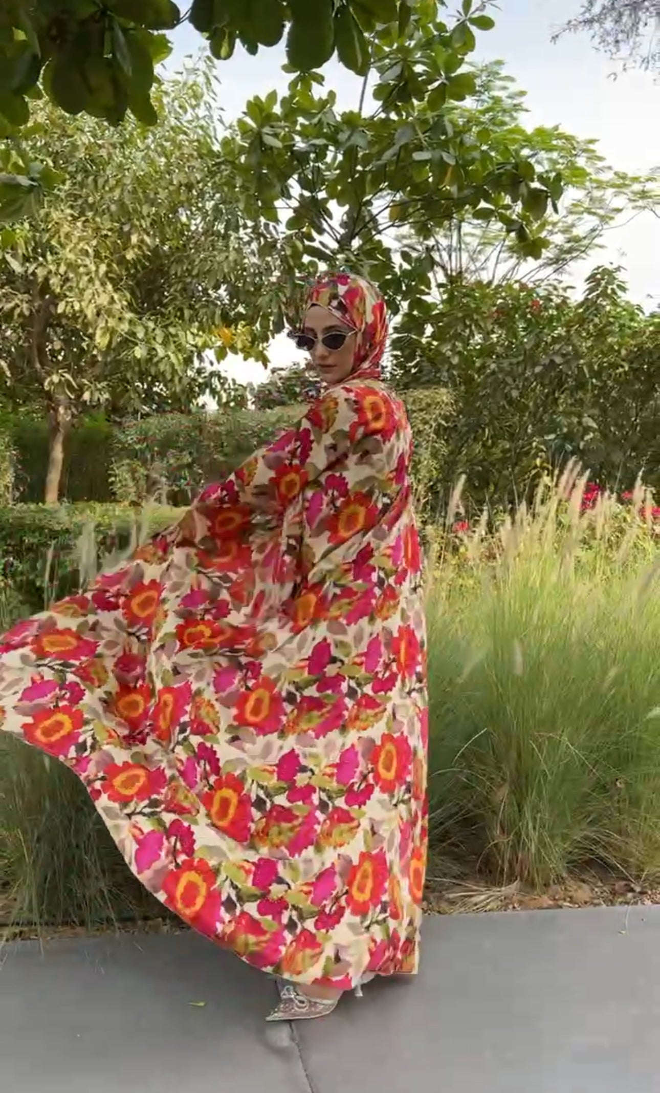 Pink 🌸 floral Abayah with matching scarf