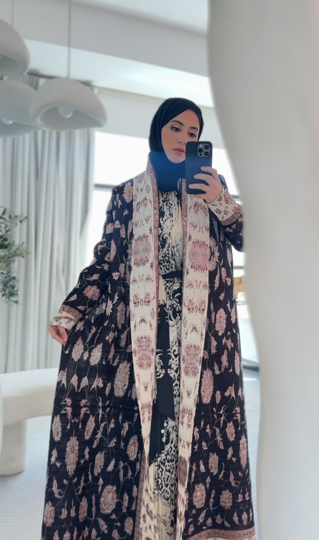Black & Beige Bouncy Abayah