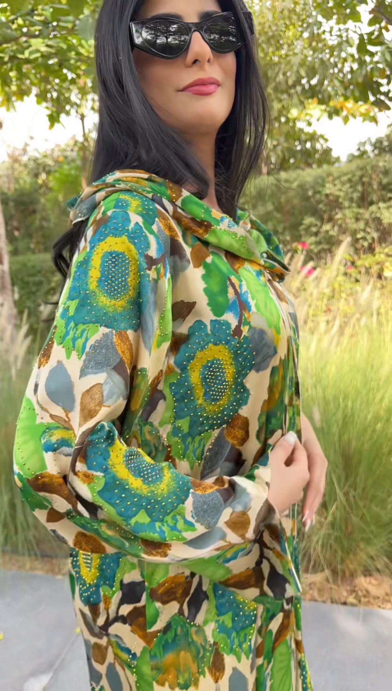 Green 🍏 floral Abayah with matching scarf