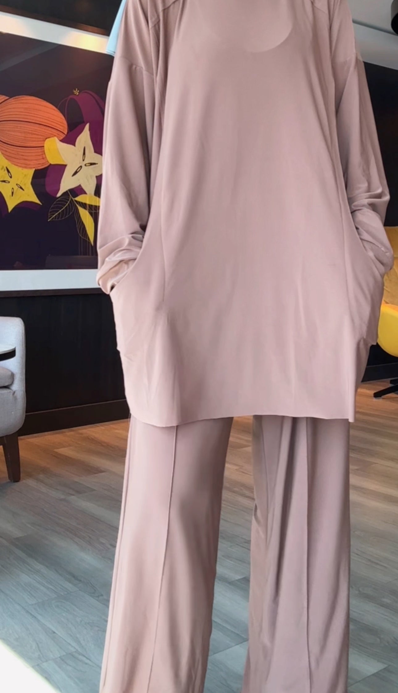Brown stretch fabric set with pocket