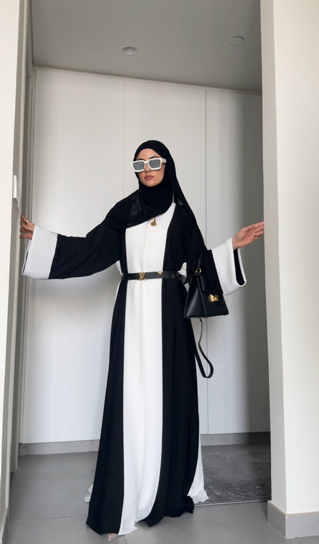 Black and white flowy abayah