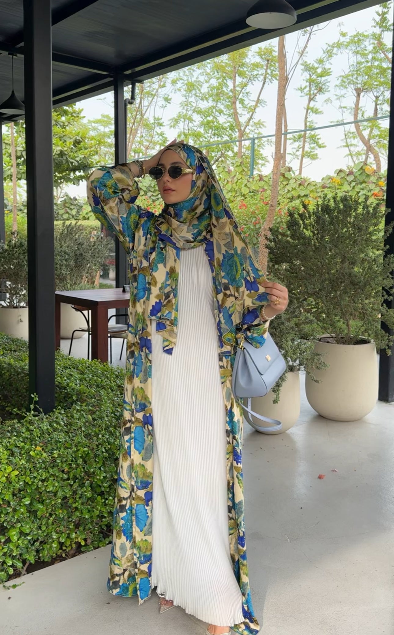 Blue 🦋 floral Abayah with matching scarf