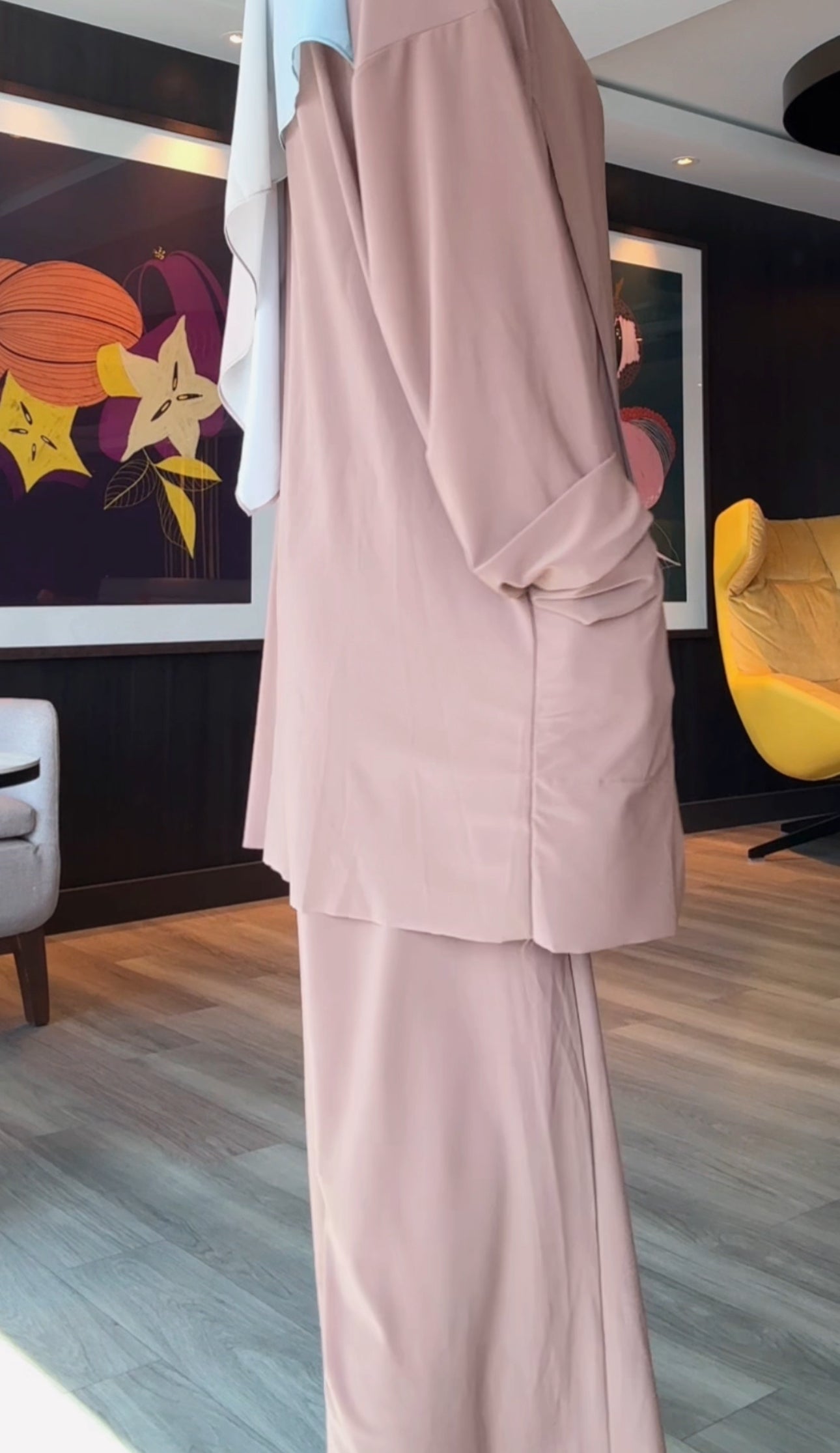 Brown stretch fabric set with pocket