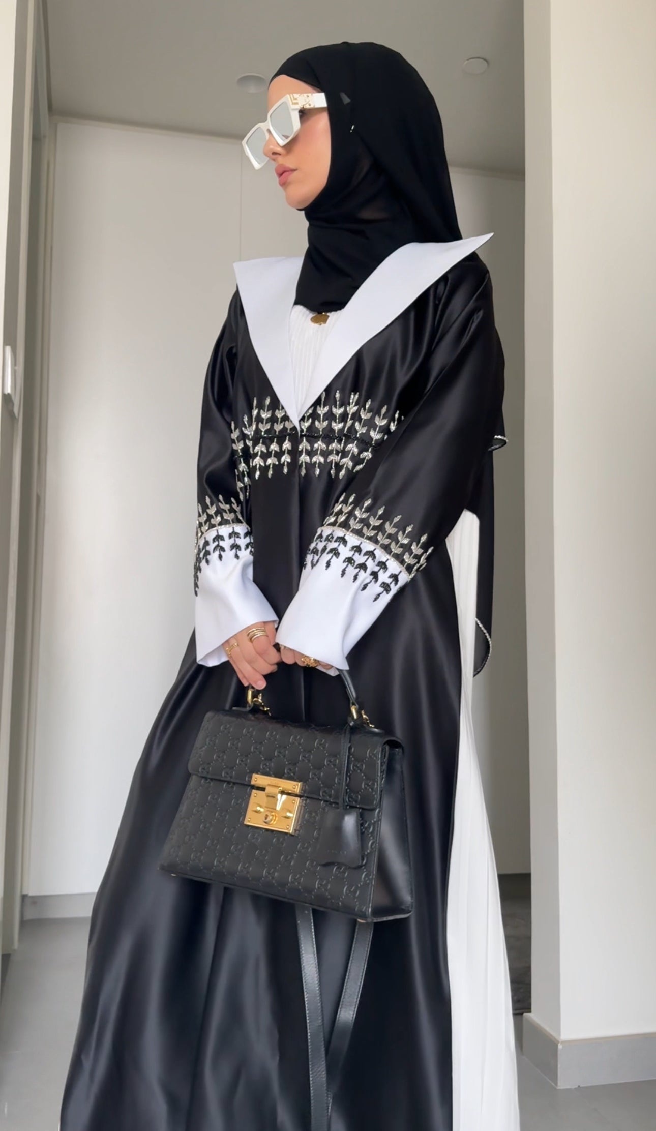 Boss Babe Black and white abayah