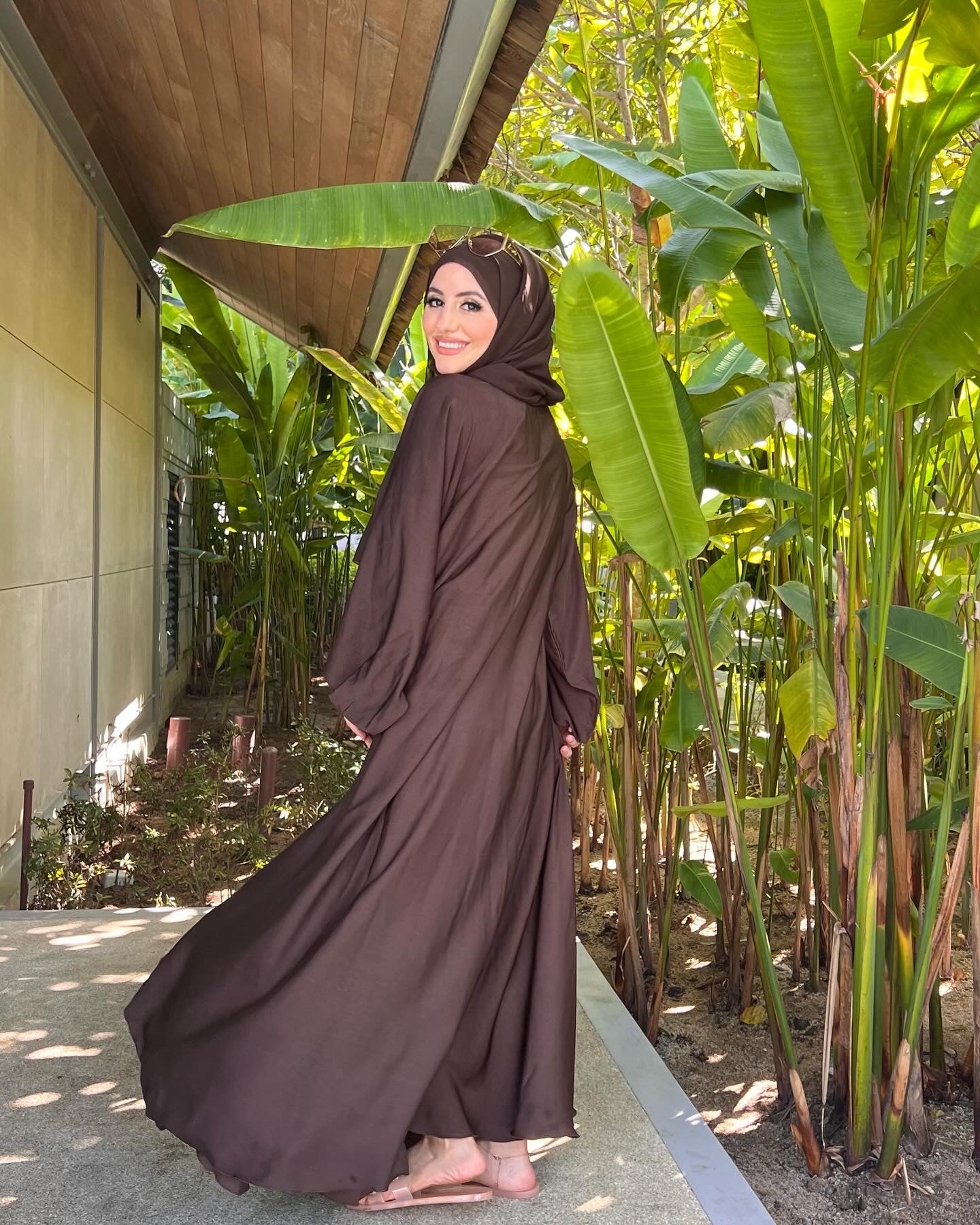 Brown flow abayah