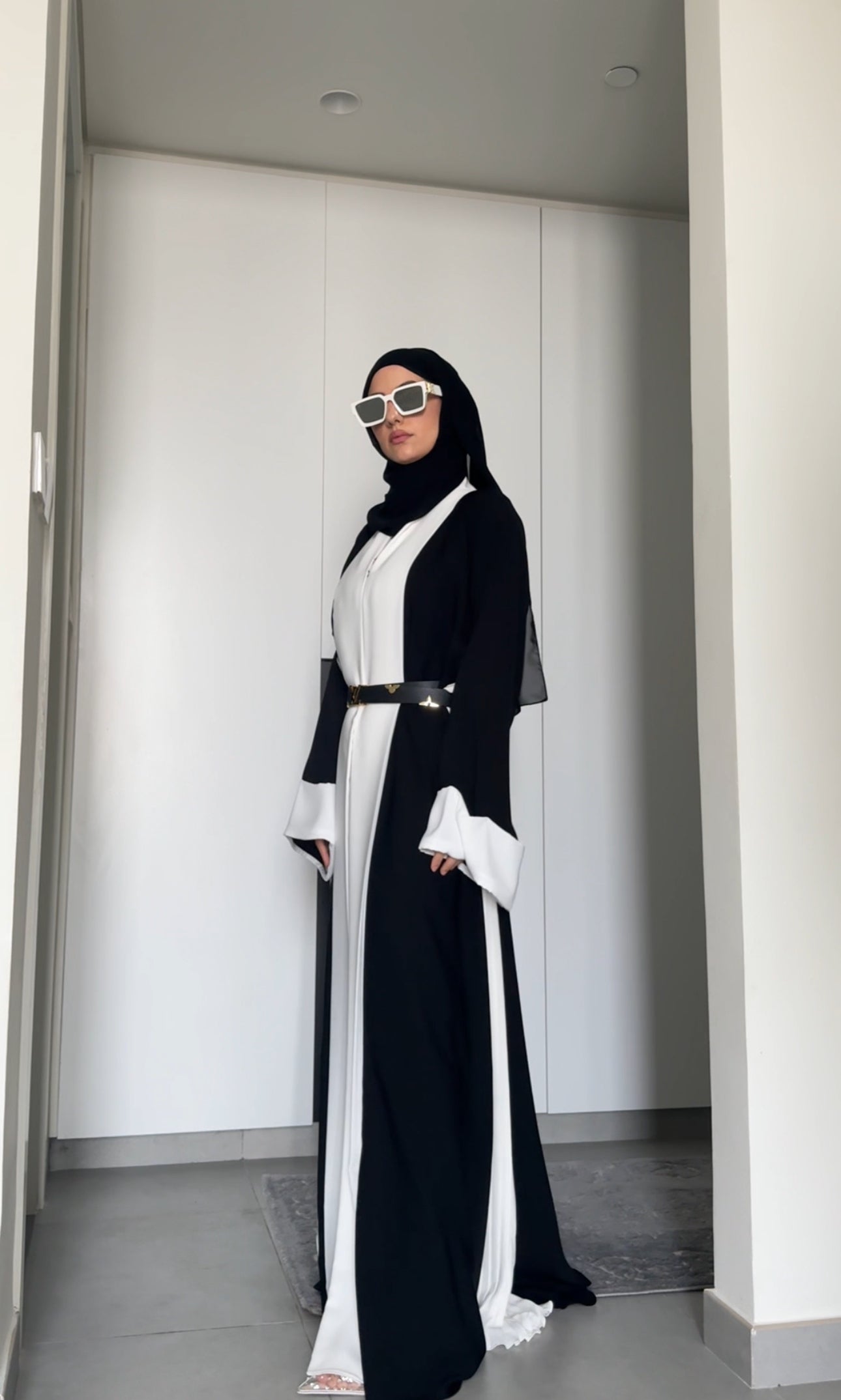 Black and white flowy abayah
