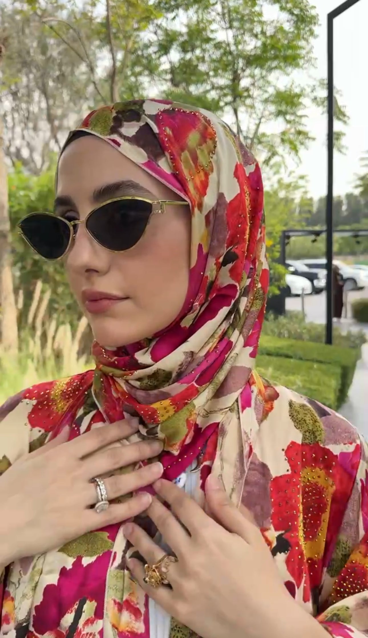Pink 🌸 floral Abayah with matching scarf