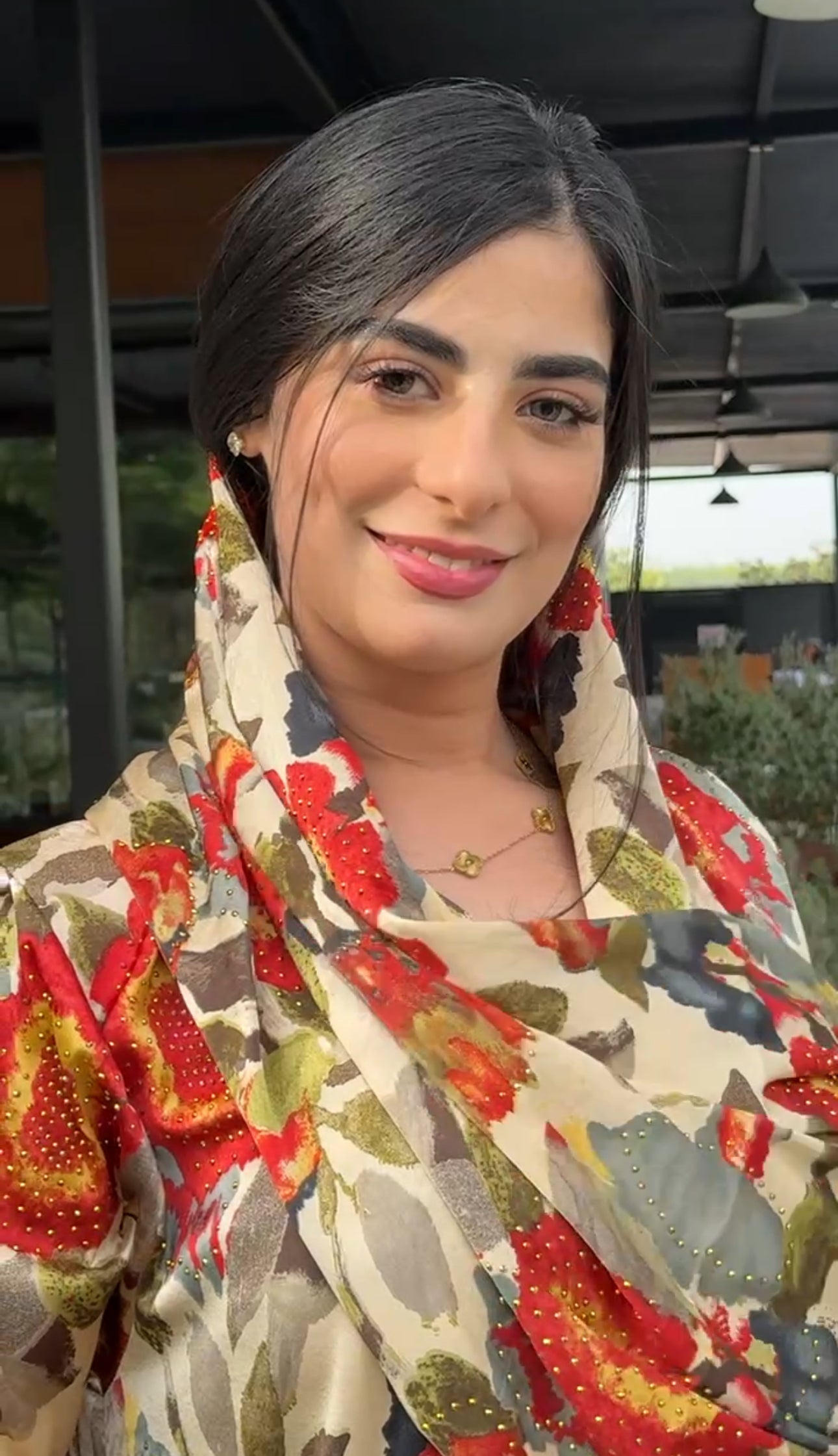 Red 🌹 floral Abayah with matching scarf