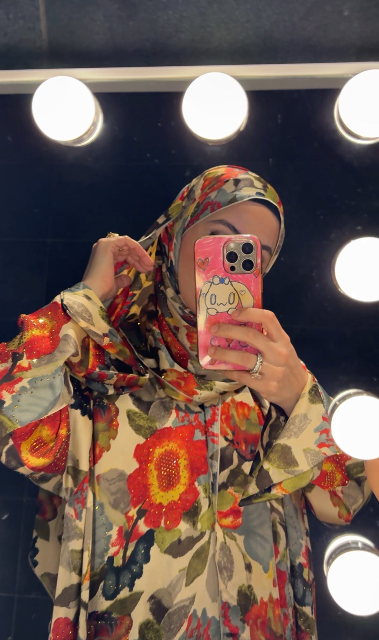 Red 🌹 floral Abayah with matching scarf