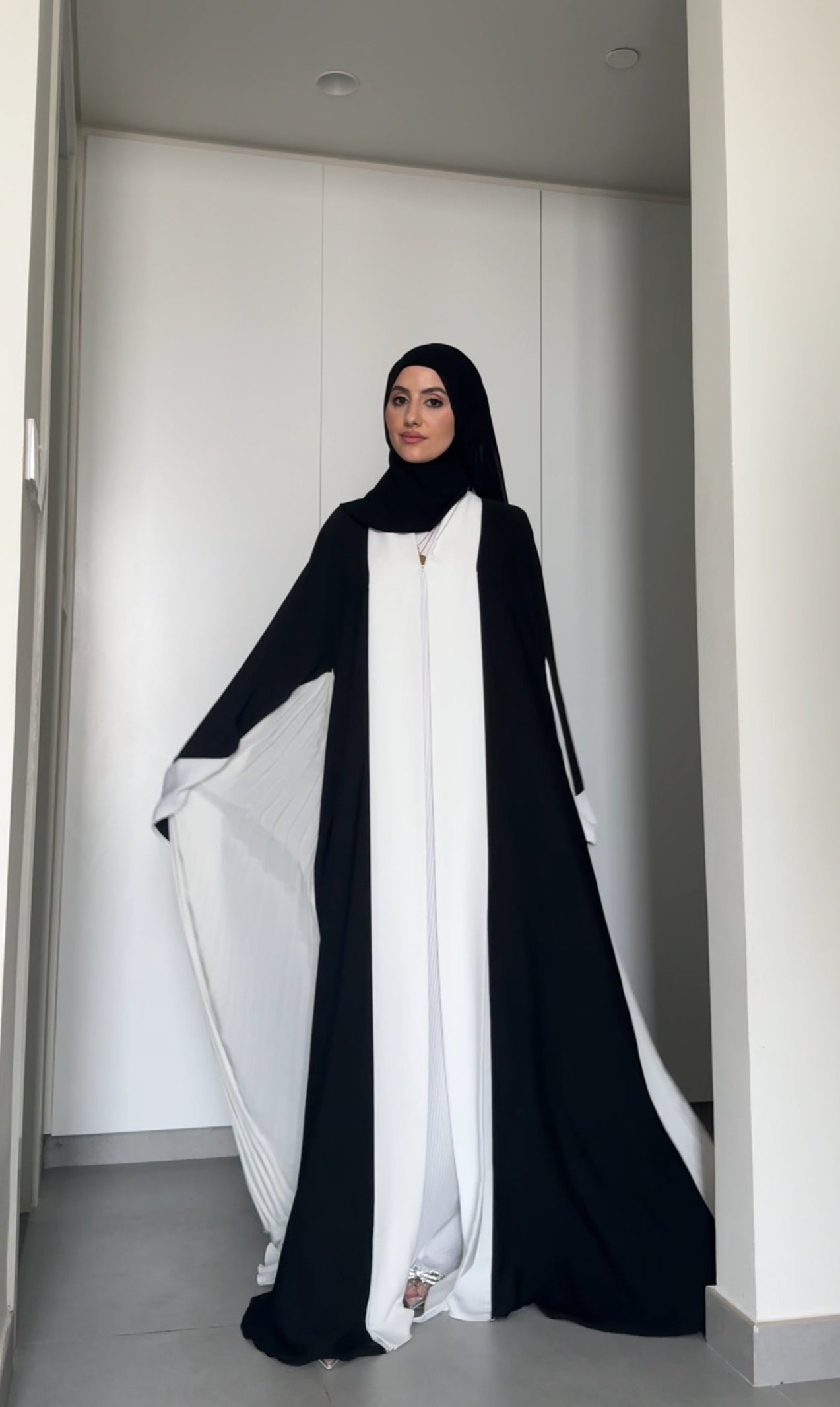 Black and white flowy abayah
