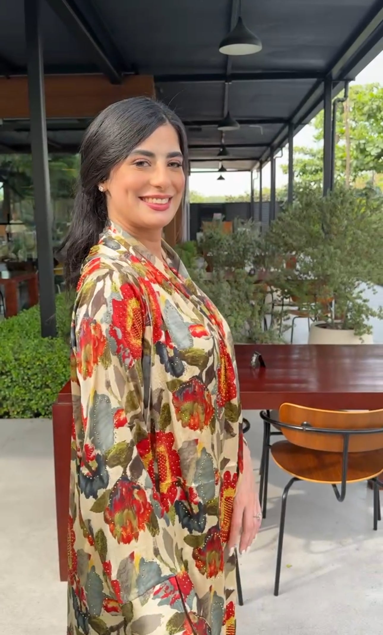 Red 🌹 floral Abayah with matching scarf