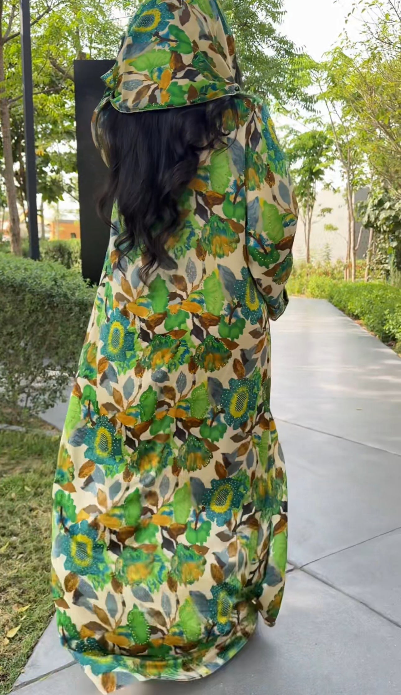 Green 🍏 floral Abayah with matching scarf