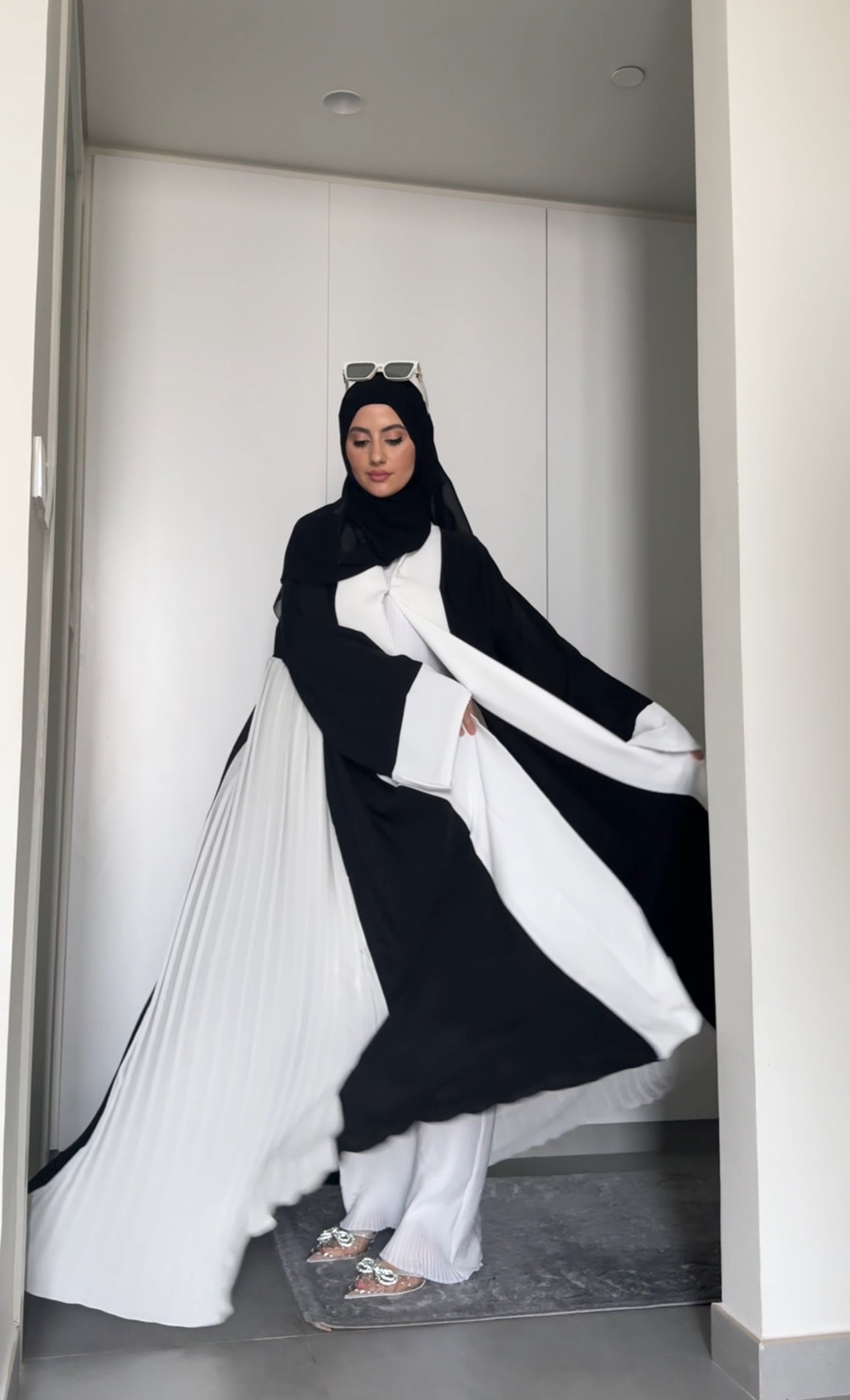 Black and white flowy abayah