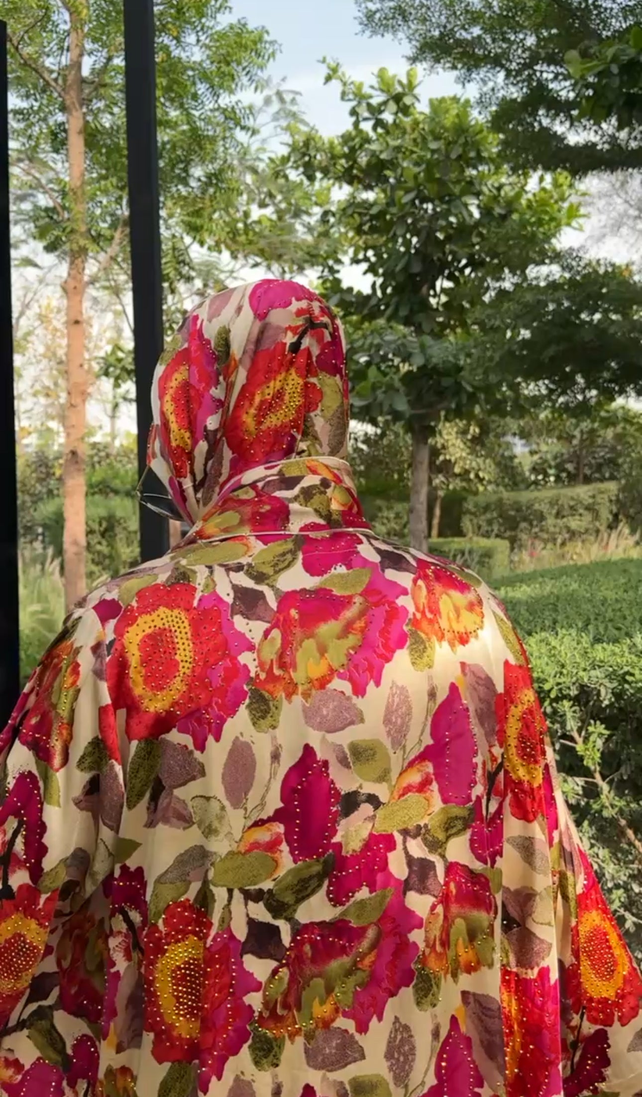 Pink 🌸 floral Abayah with matching scarf