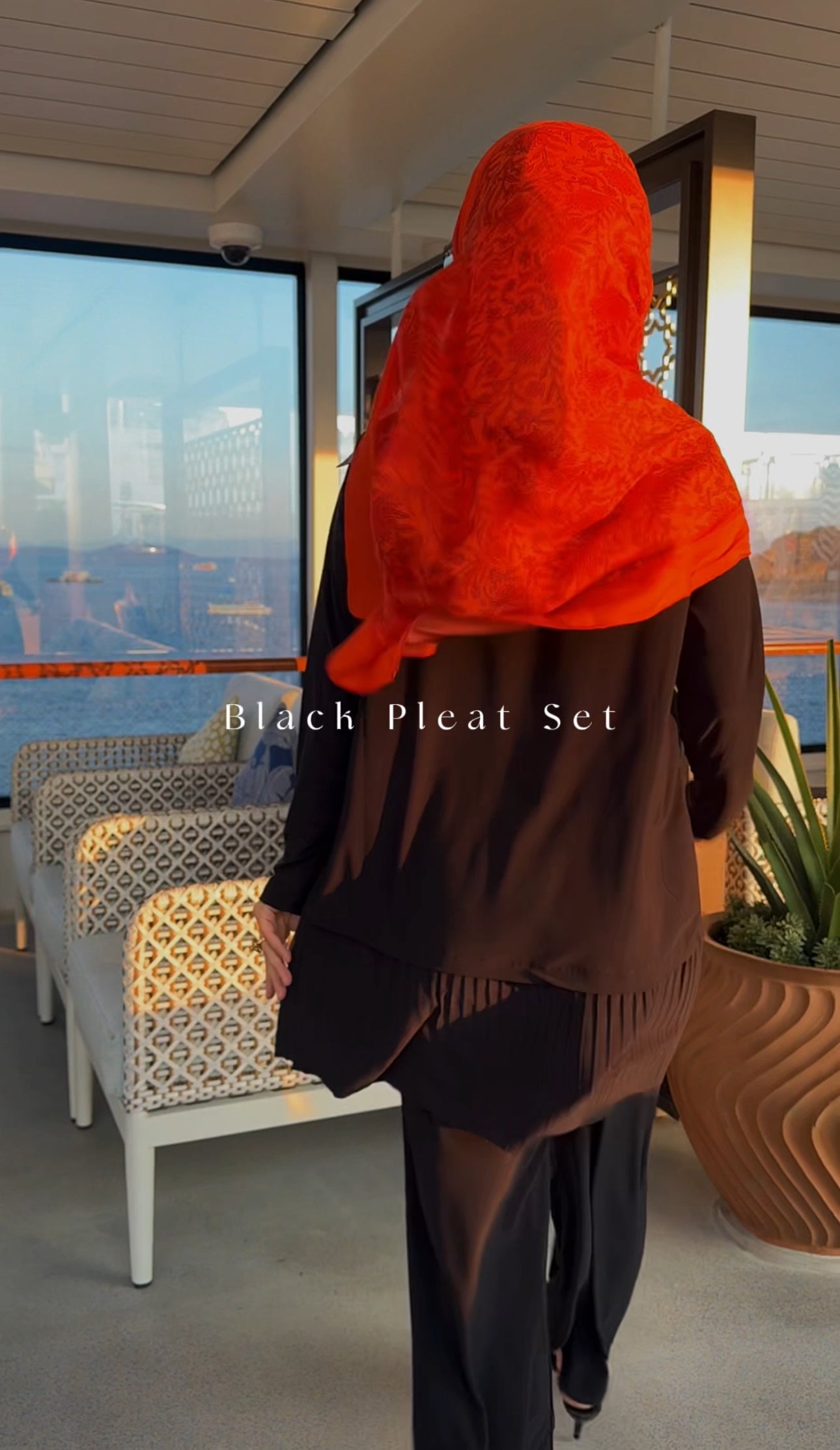 Black pleat stretch fabric set