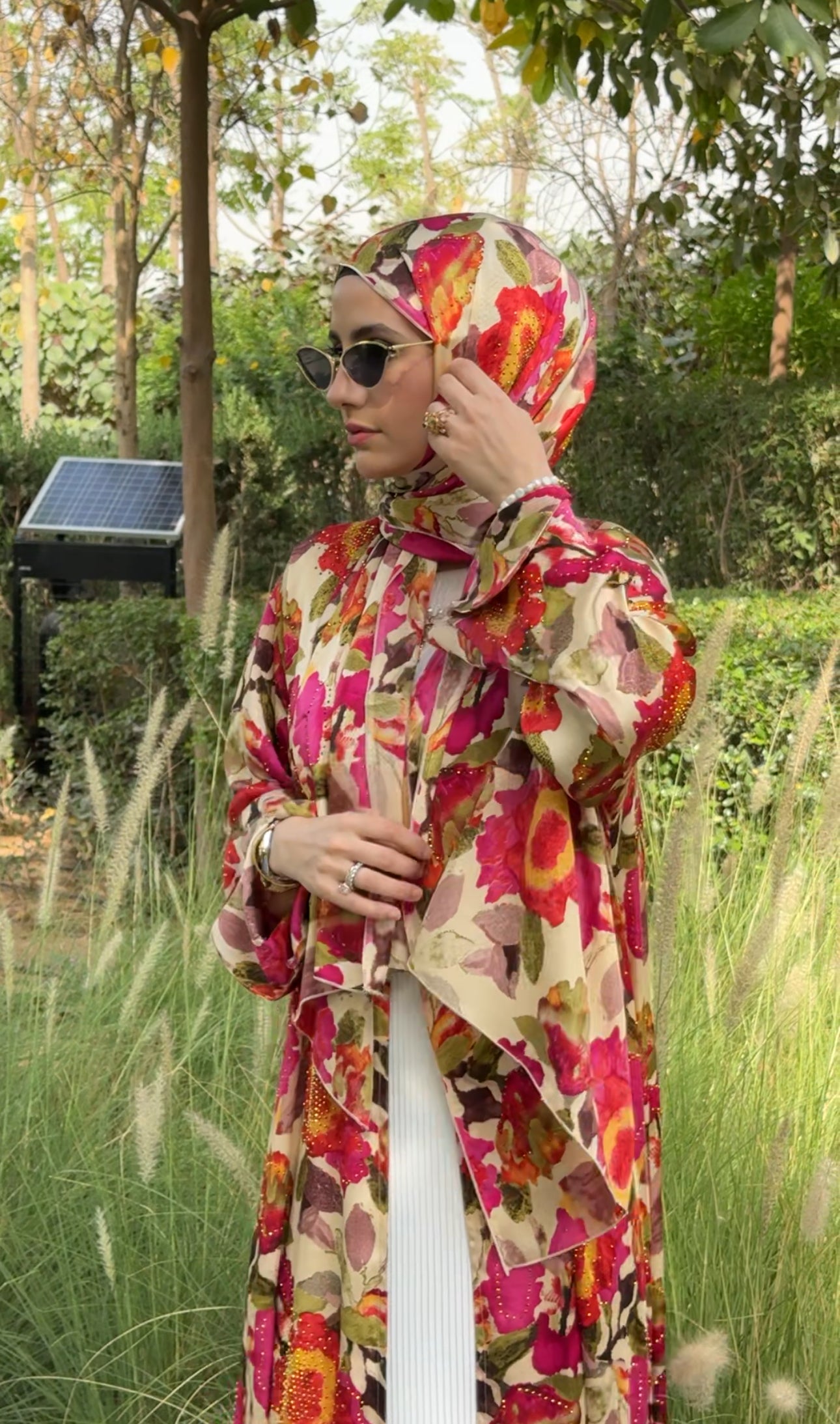 Pink 🌸 floral Abayah with matching scarf