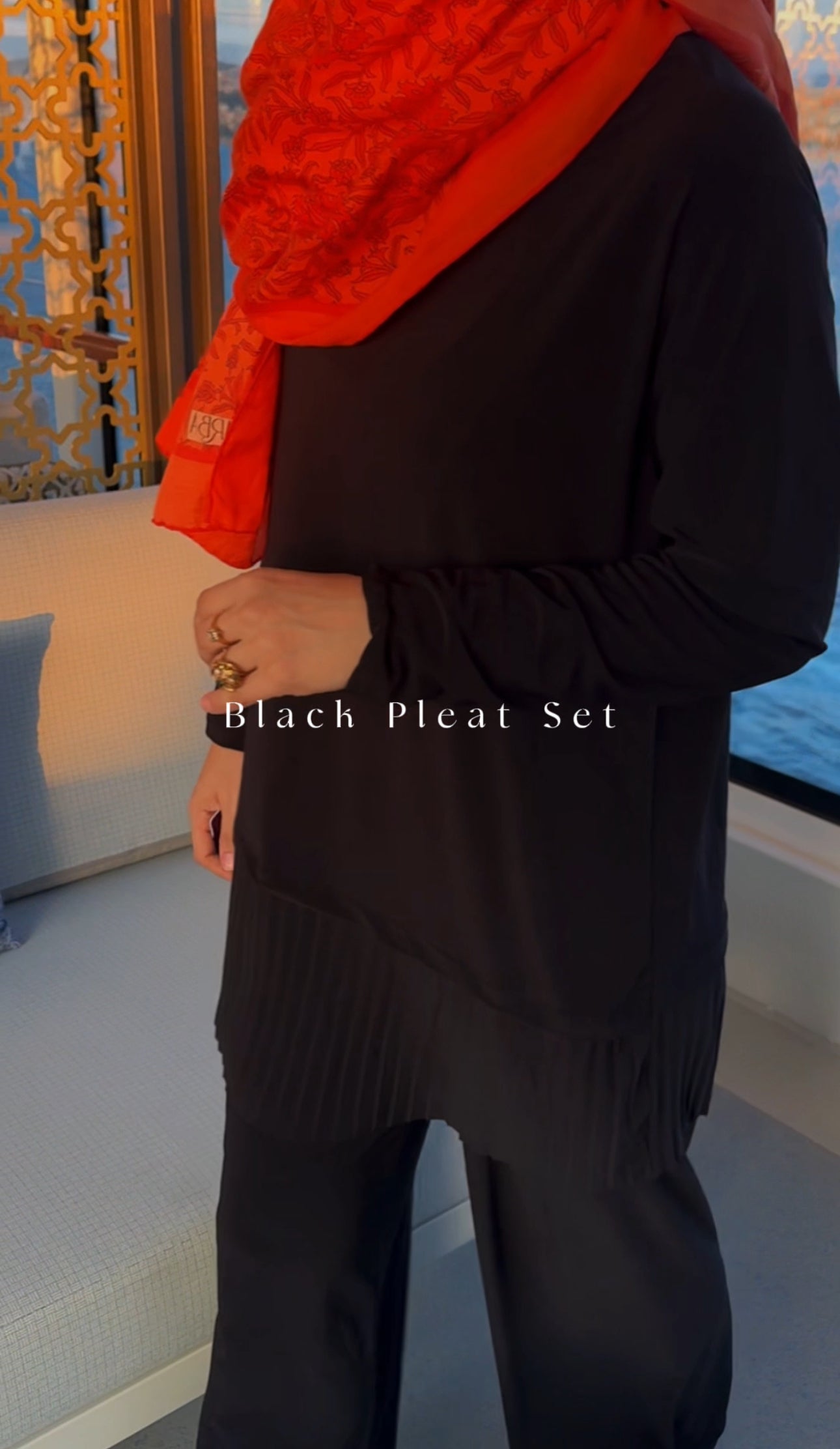 Black pleat stretch fabric set