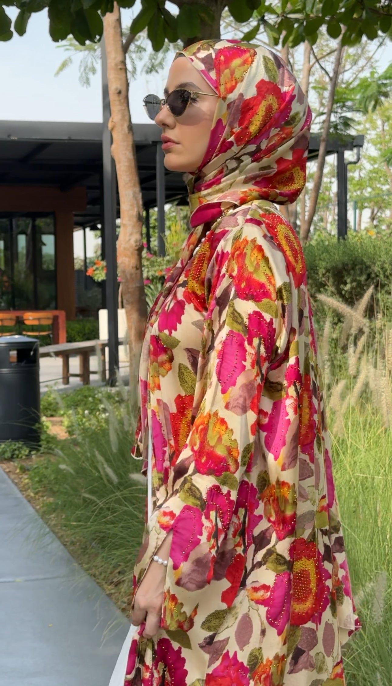 Pink 🌸 floral Abayah with matching scarf