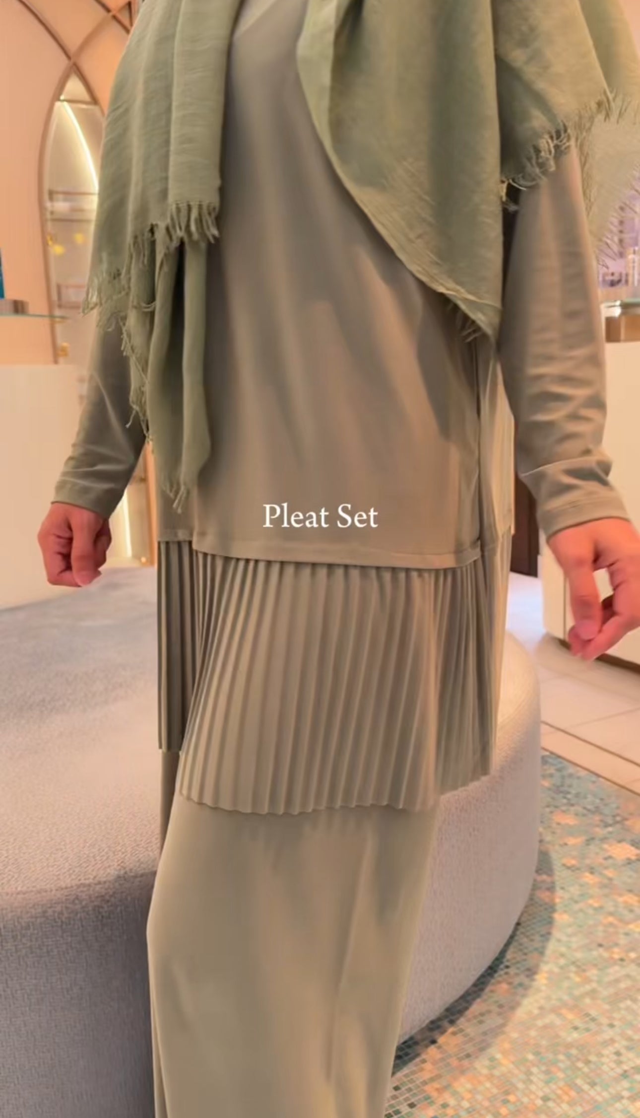 Green pleat stretch fabric set