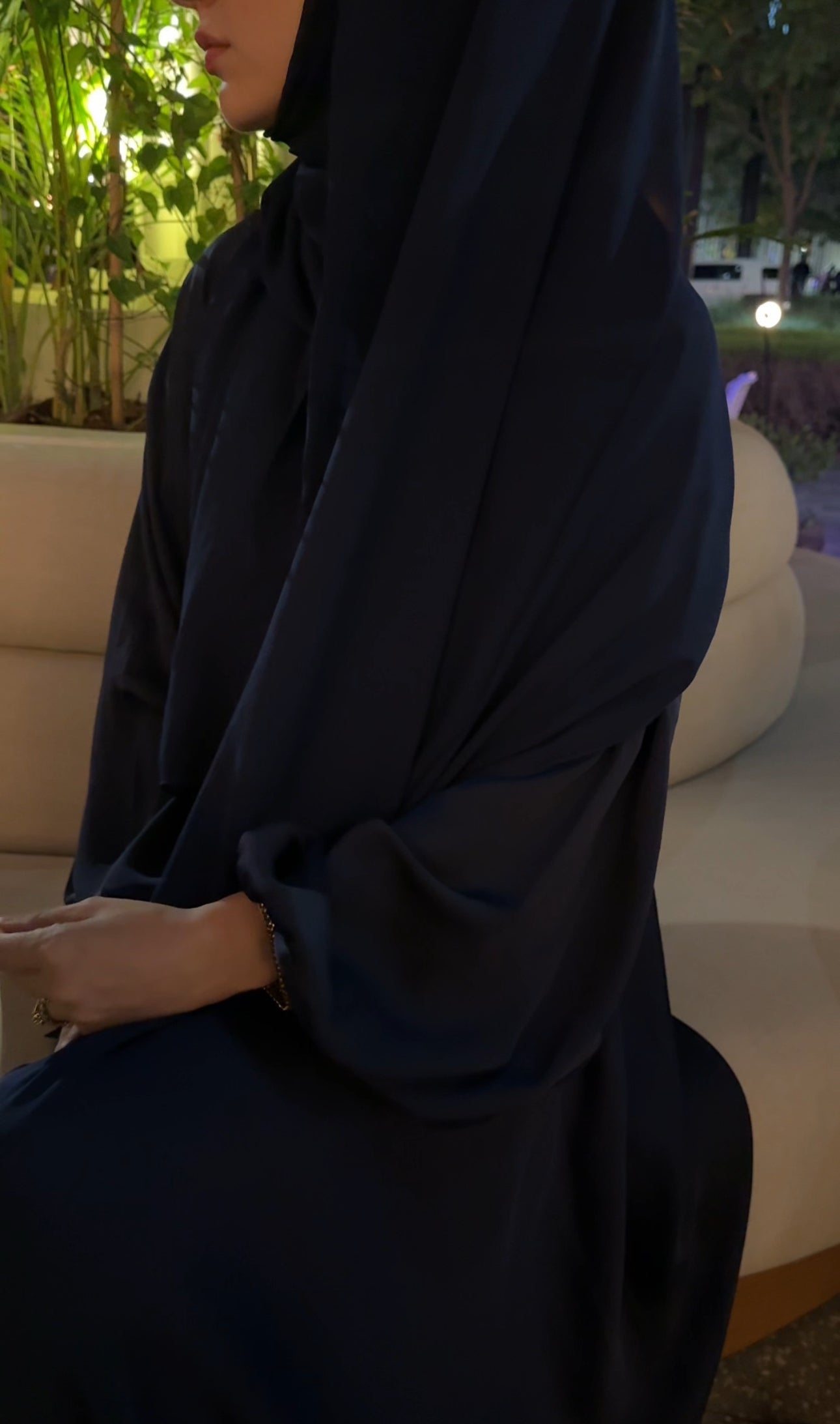 Navy flow abayah