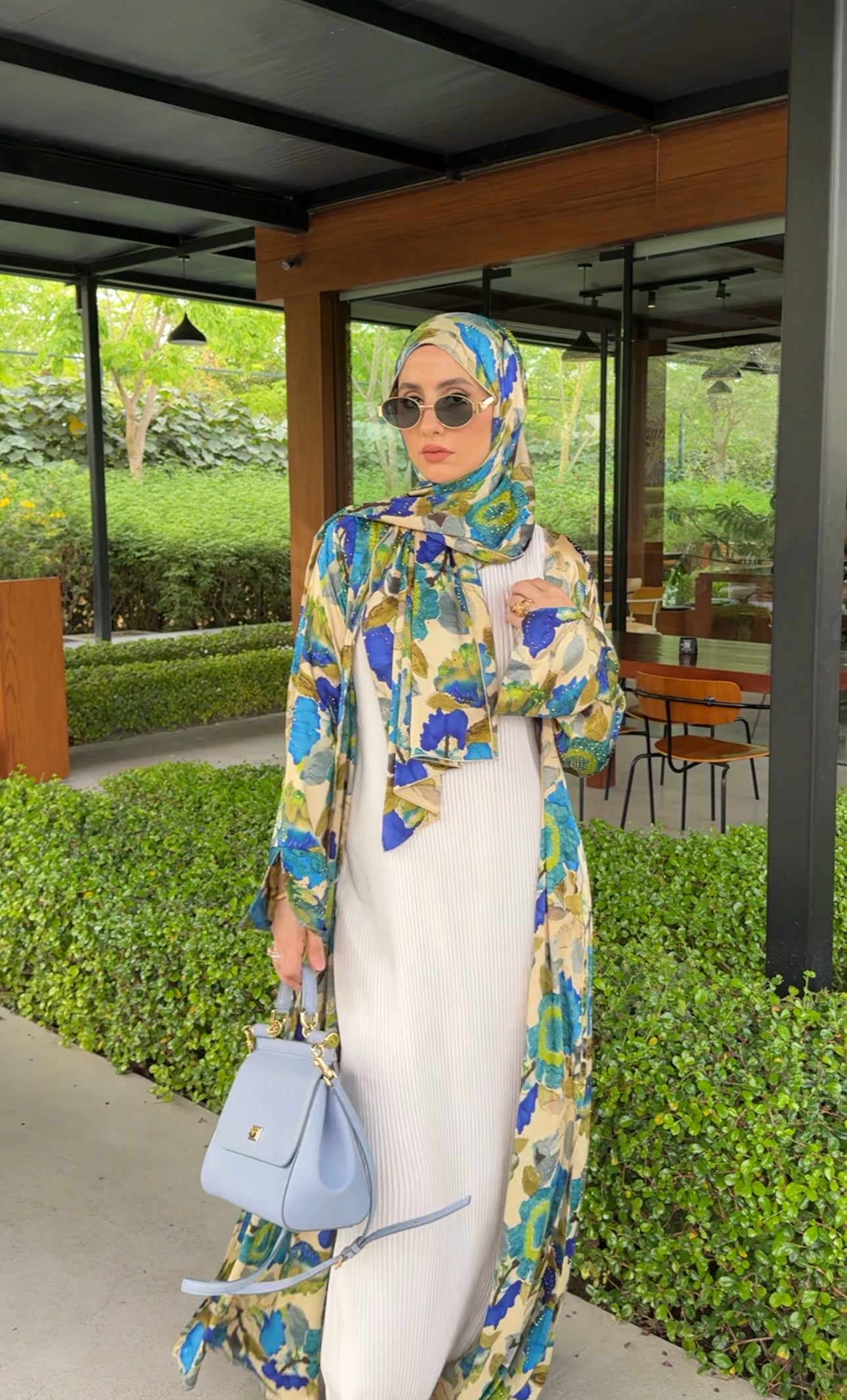 Blue 🦋 floral Abayah with matching scarf