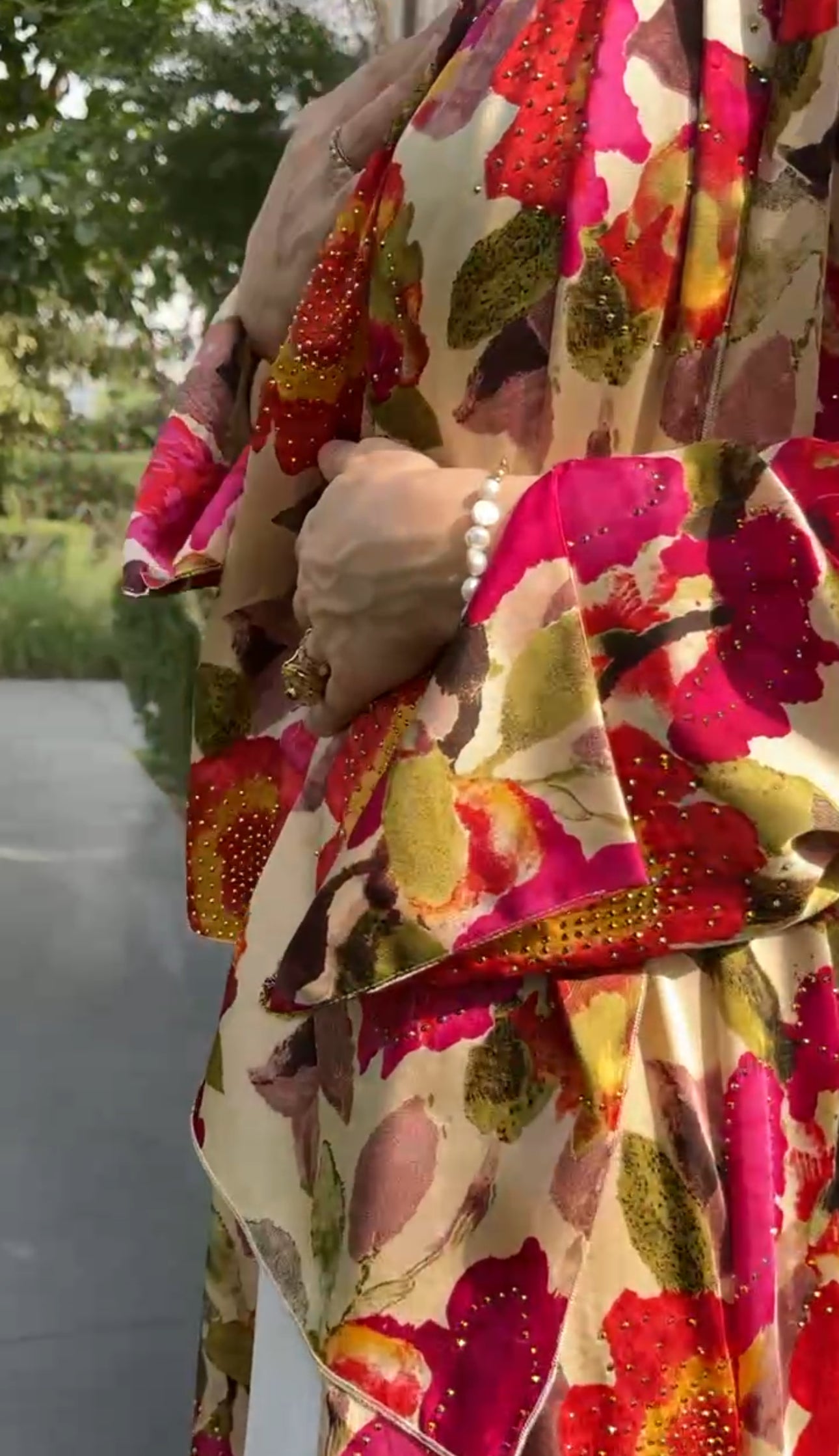Pink 🌸 floral Abayah with matching scarf