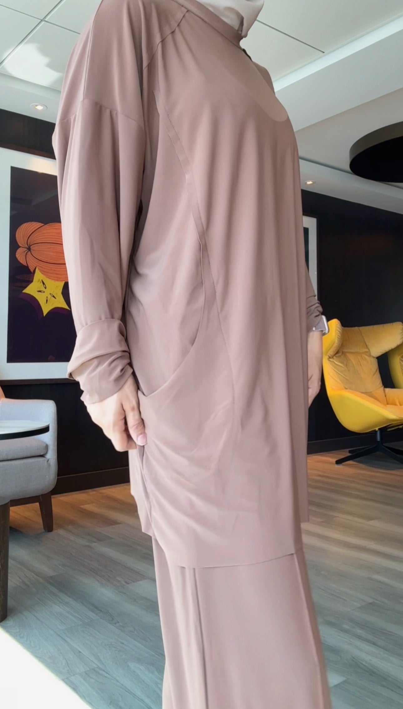 Brown stretch fabric set with pocket