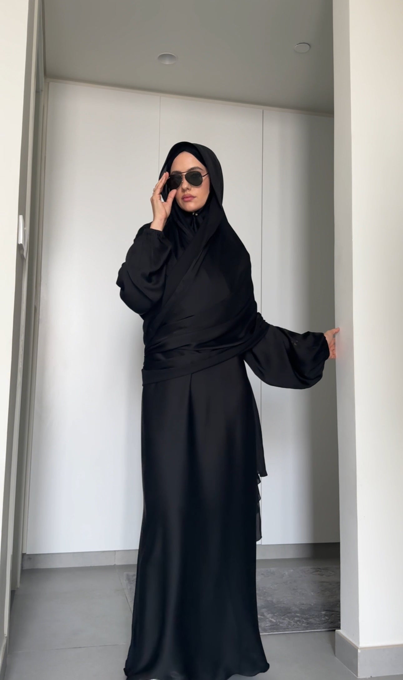 Sheikha Ameerah in Black Long Scarf Abayah
