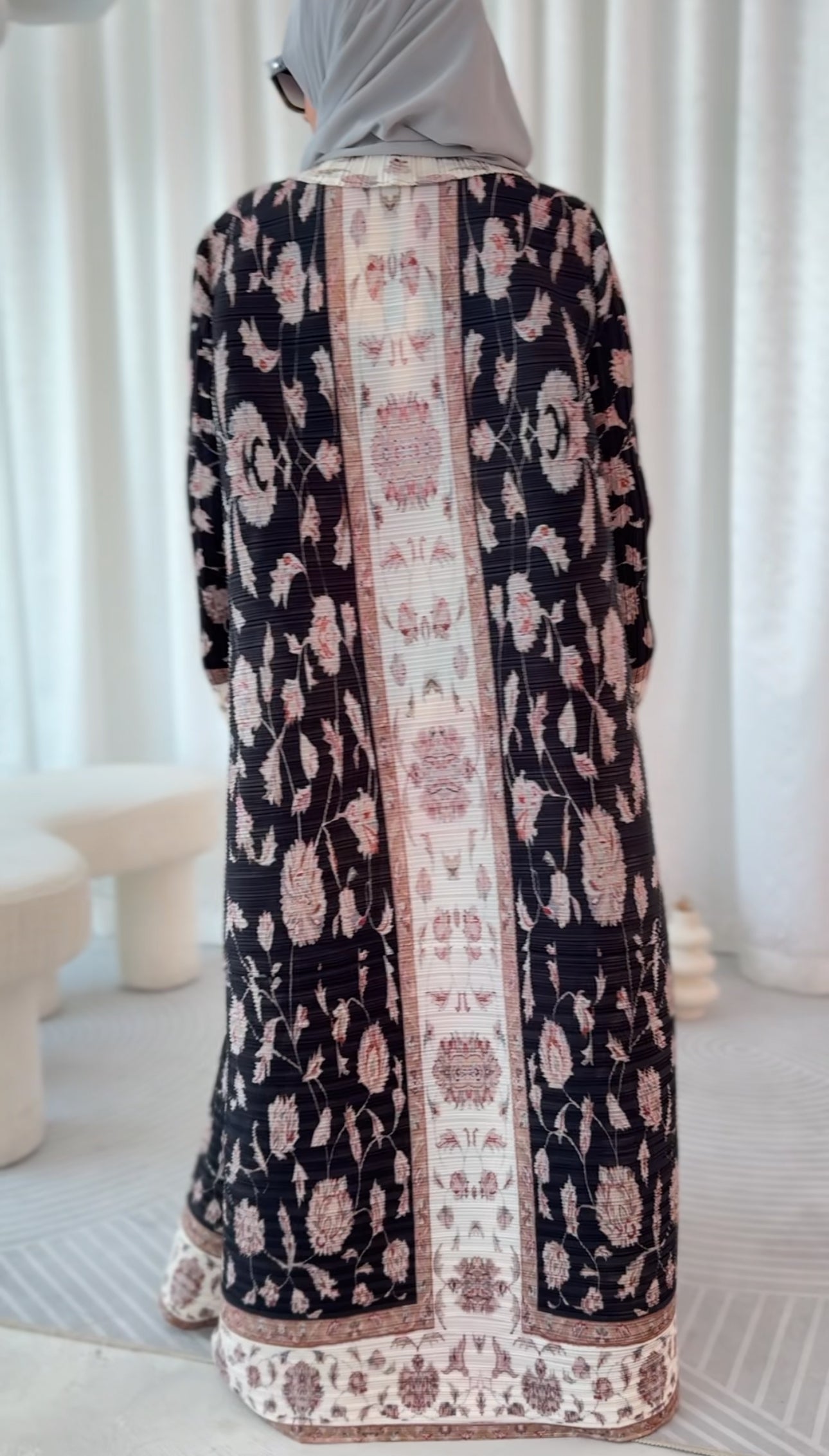 Black & Beige Bouncy Abayah