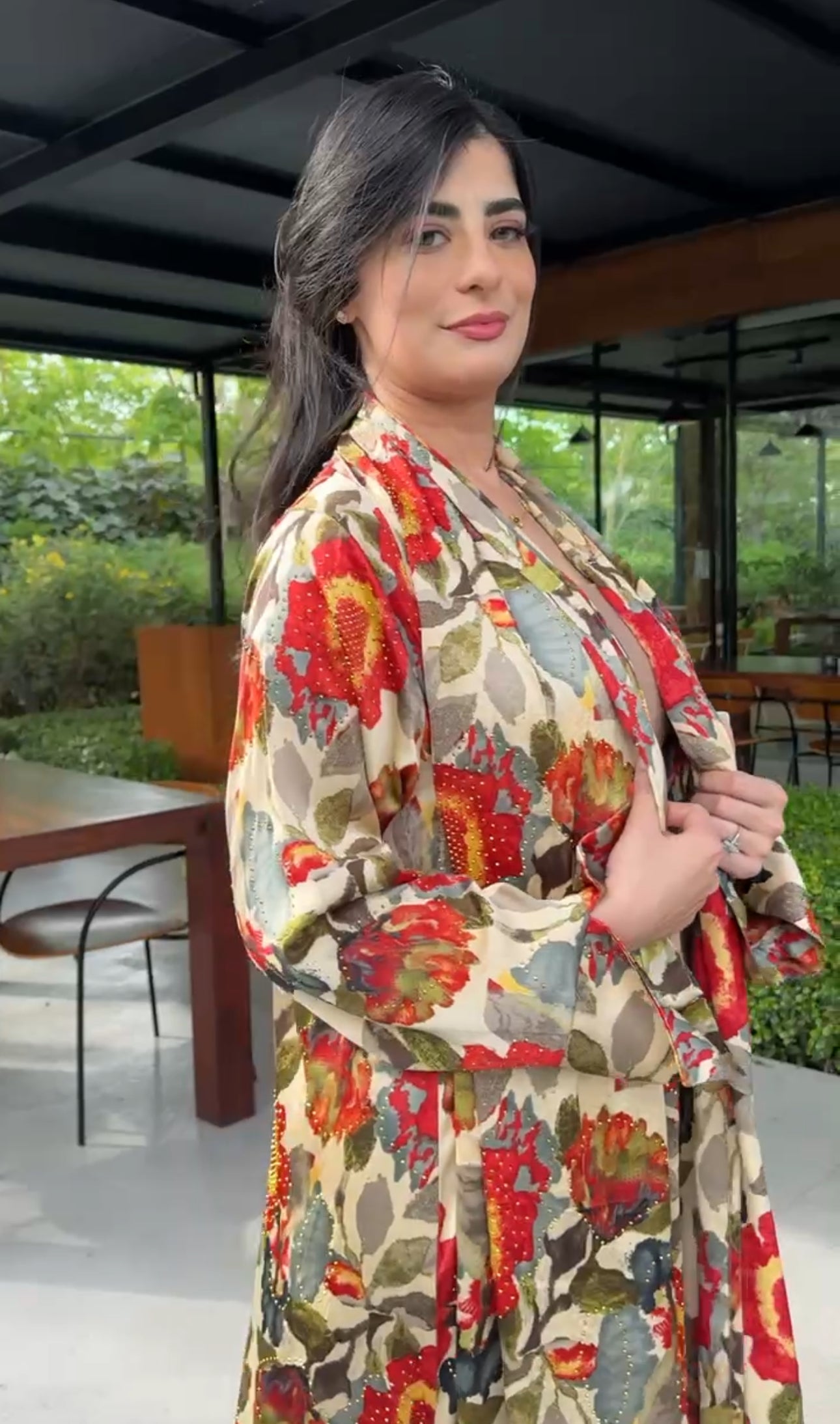 Red 🌹 floral Abayah with matching scarf
