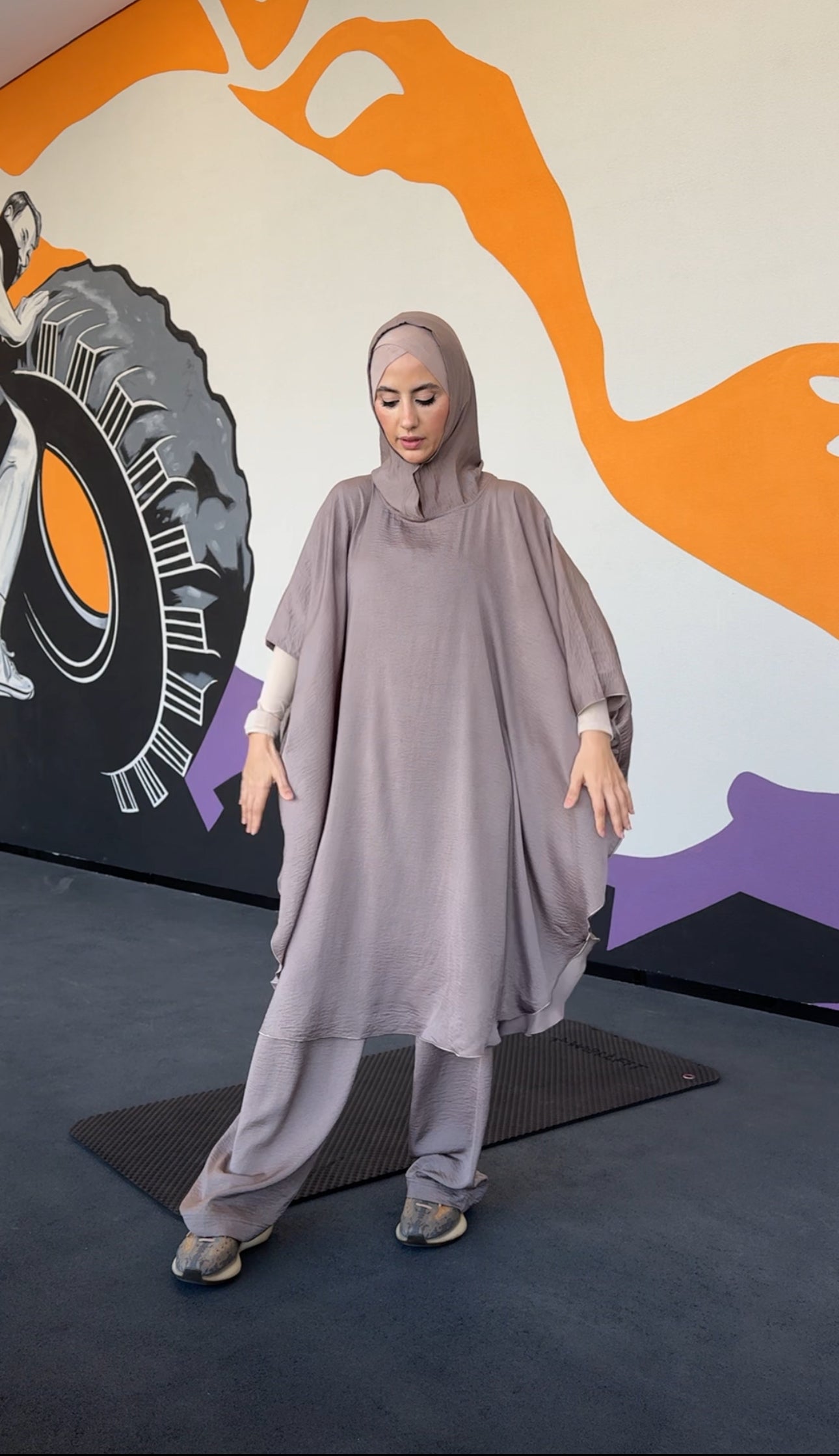 Beige Hooded Gym Set