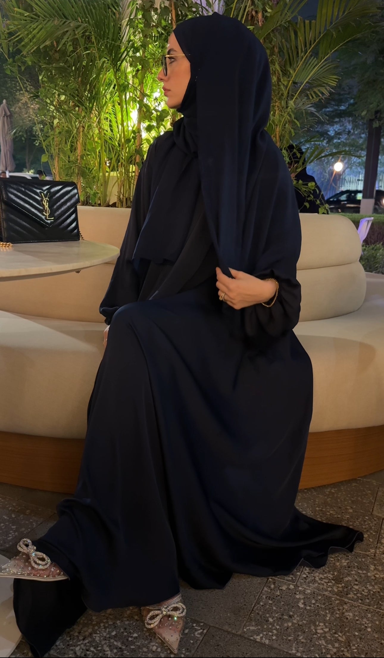 Navy flow abayah