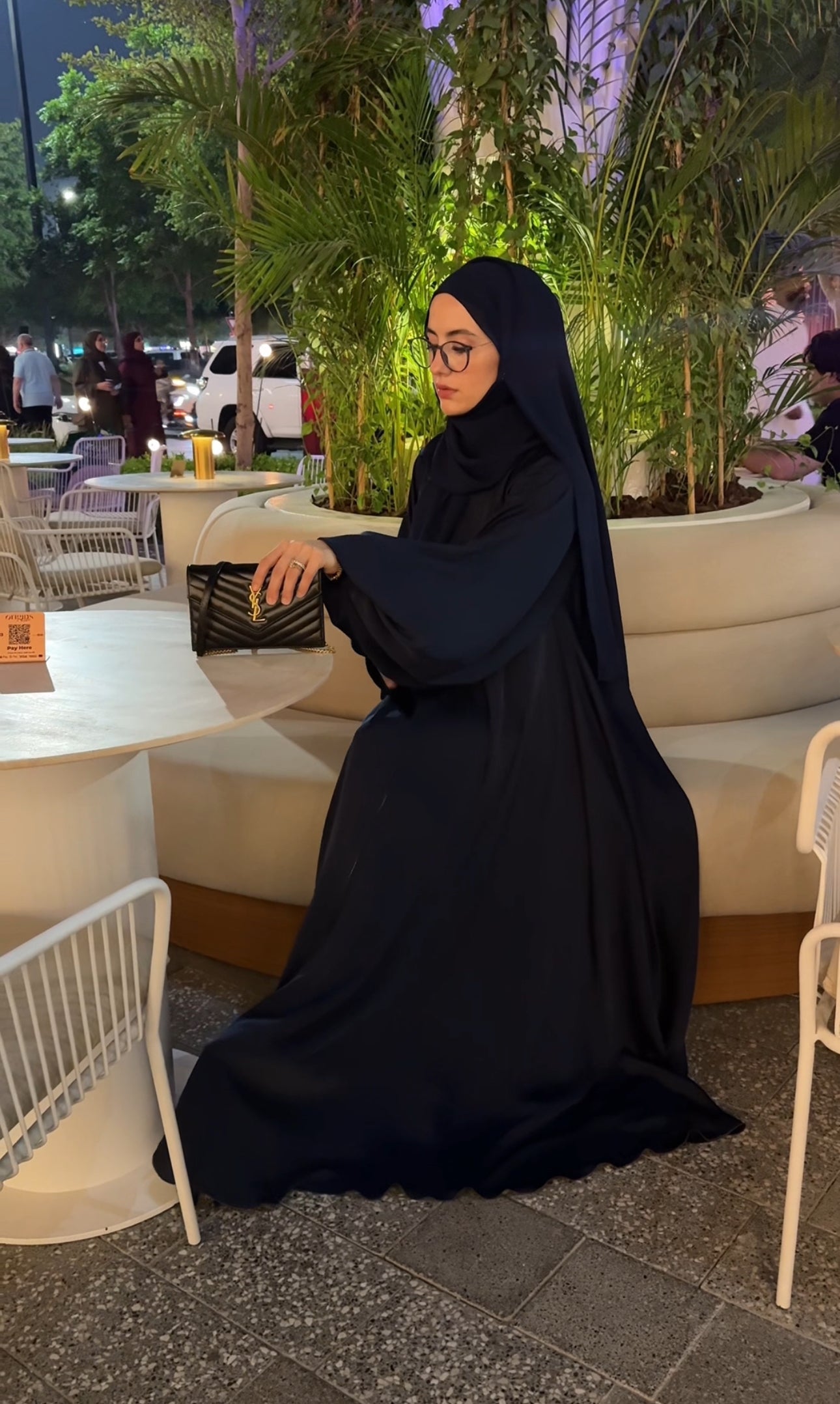 Navy flow abayah