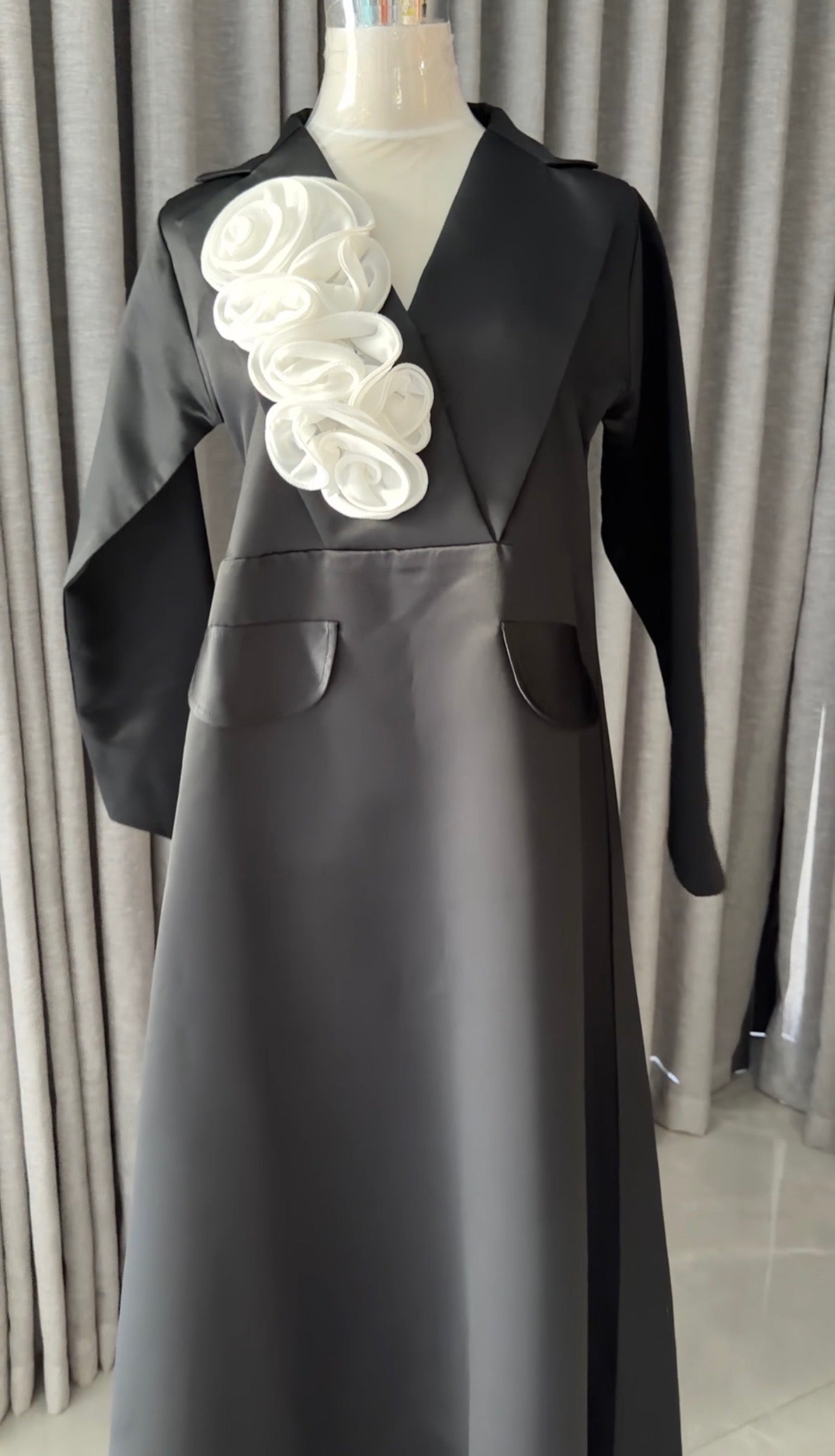 Off-white Sari with pants