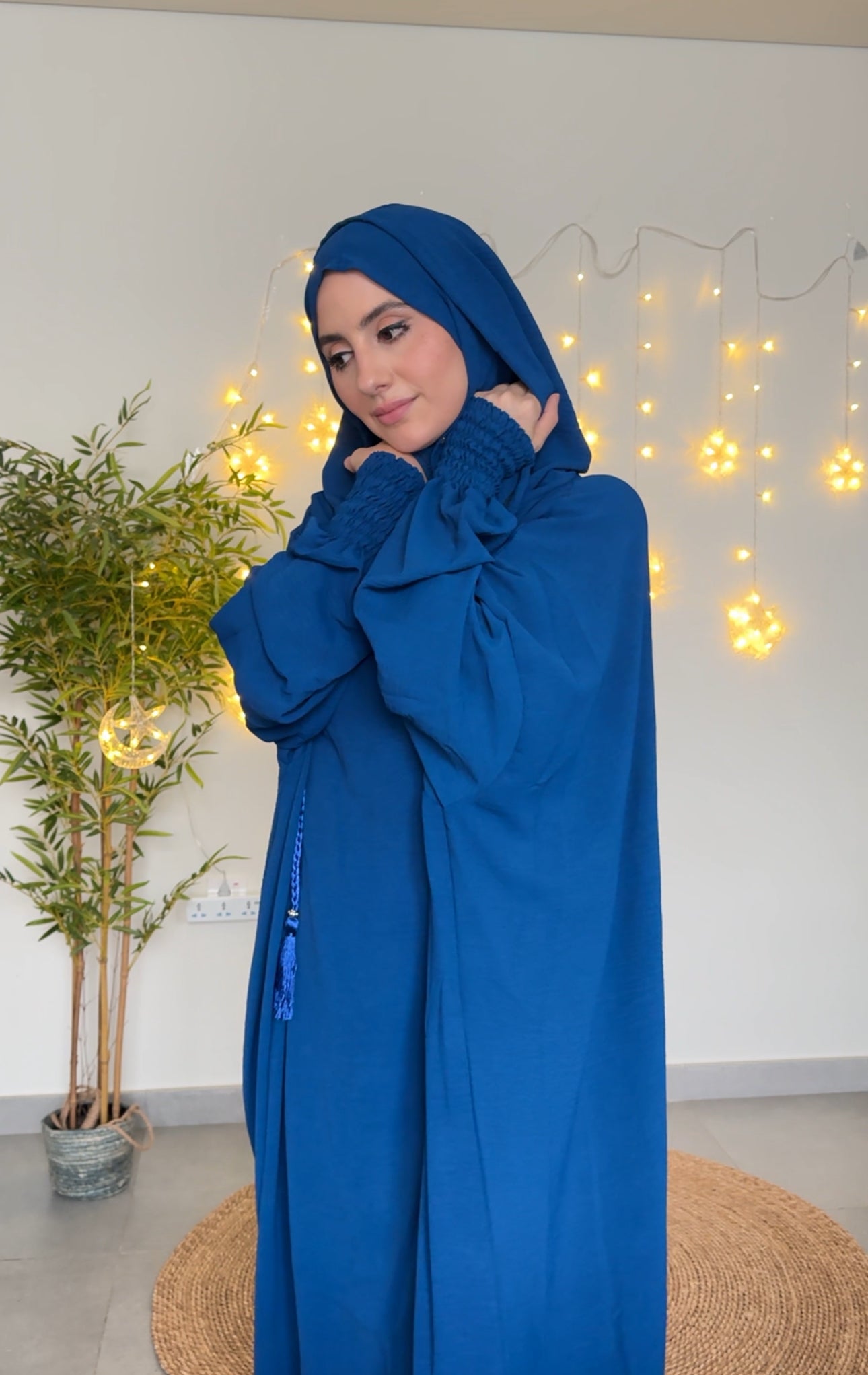 Blue burqa with no dots