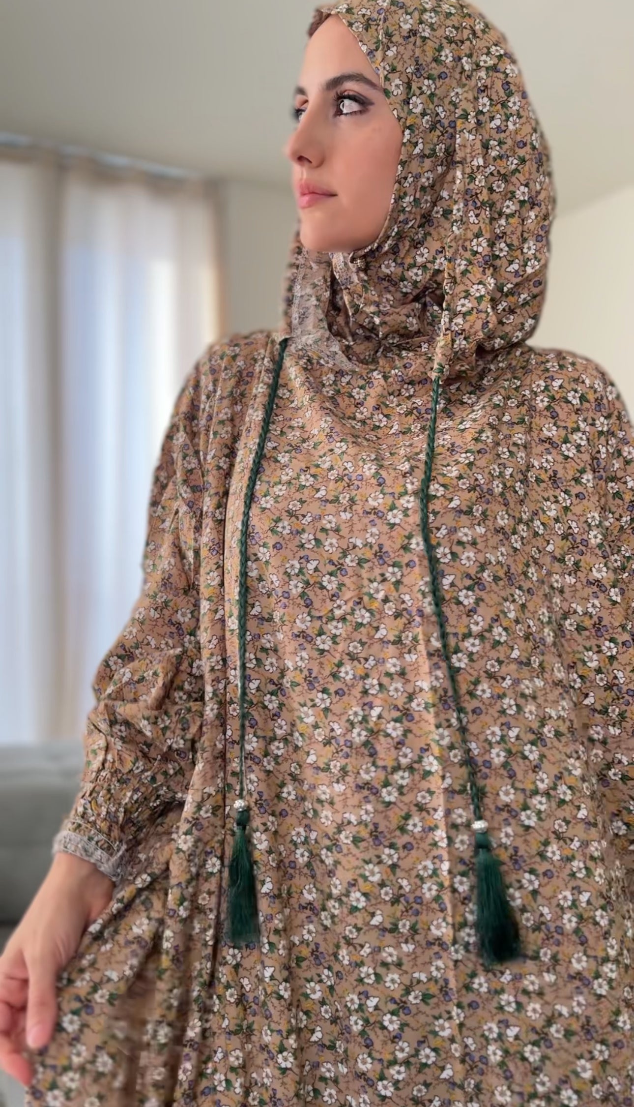 Light brown burqa with daisy print