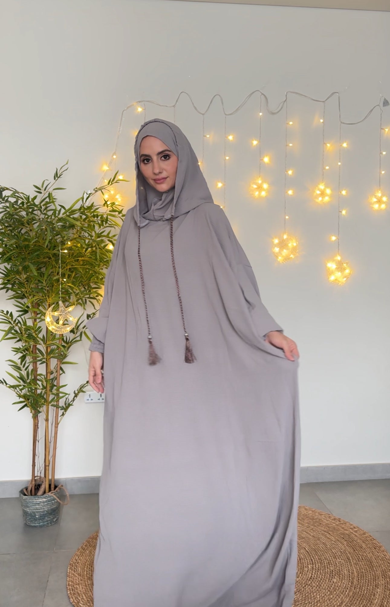 Grey burqa with no dots